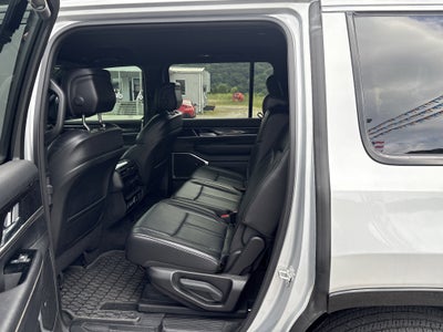 2024 Jeep Wagoneer Base