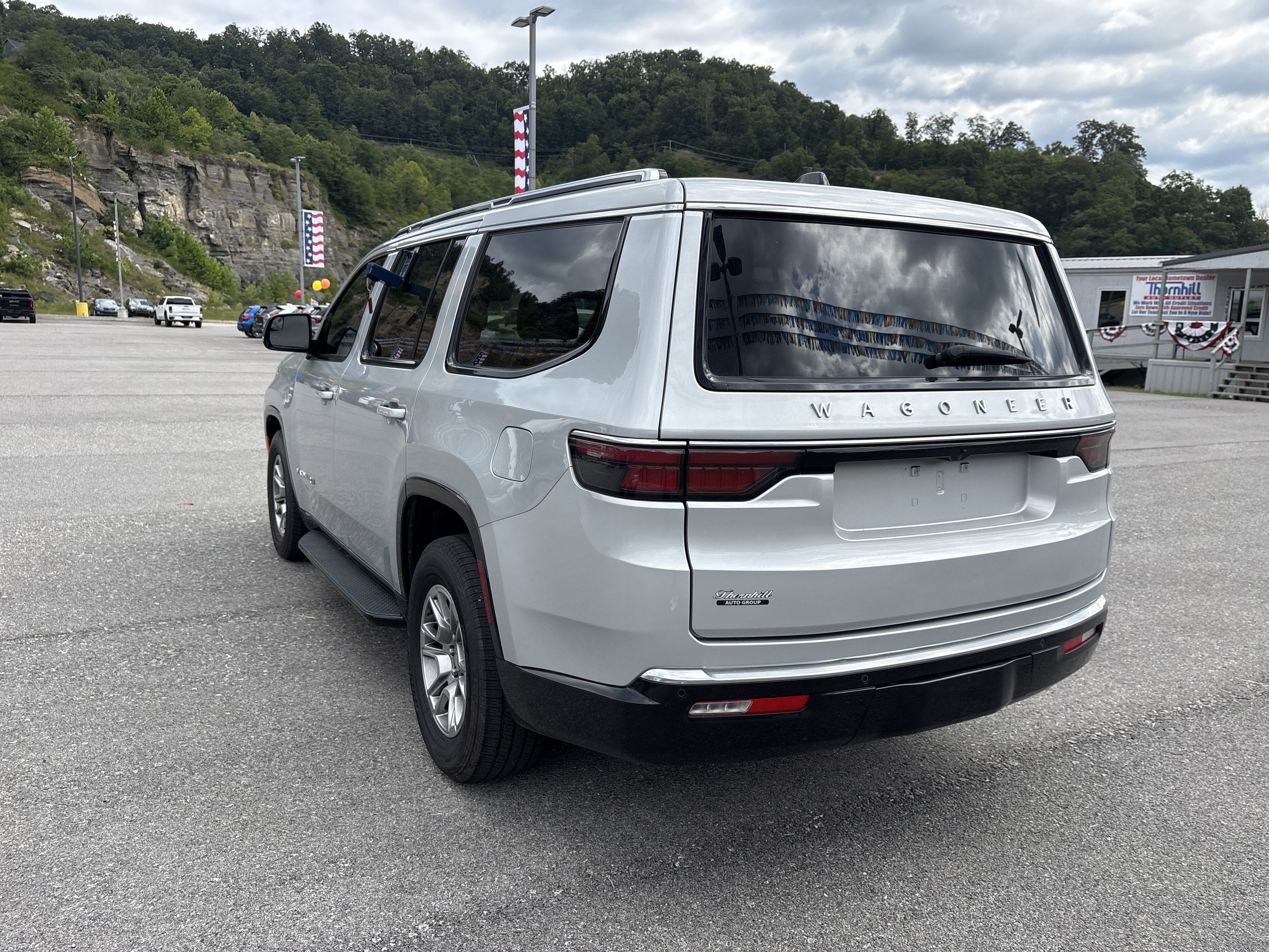 2024 Jeep Wagoneer Base