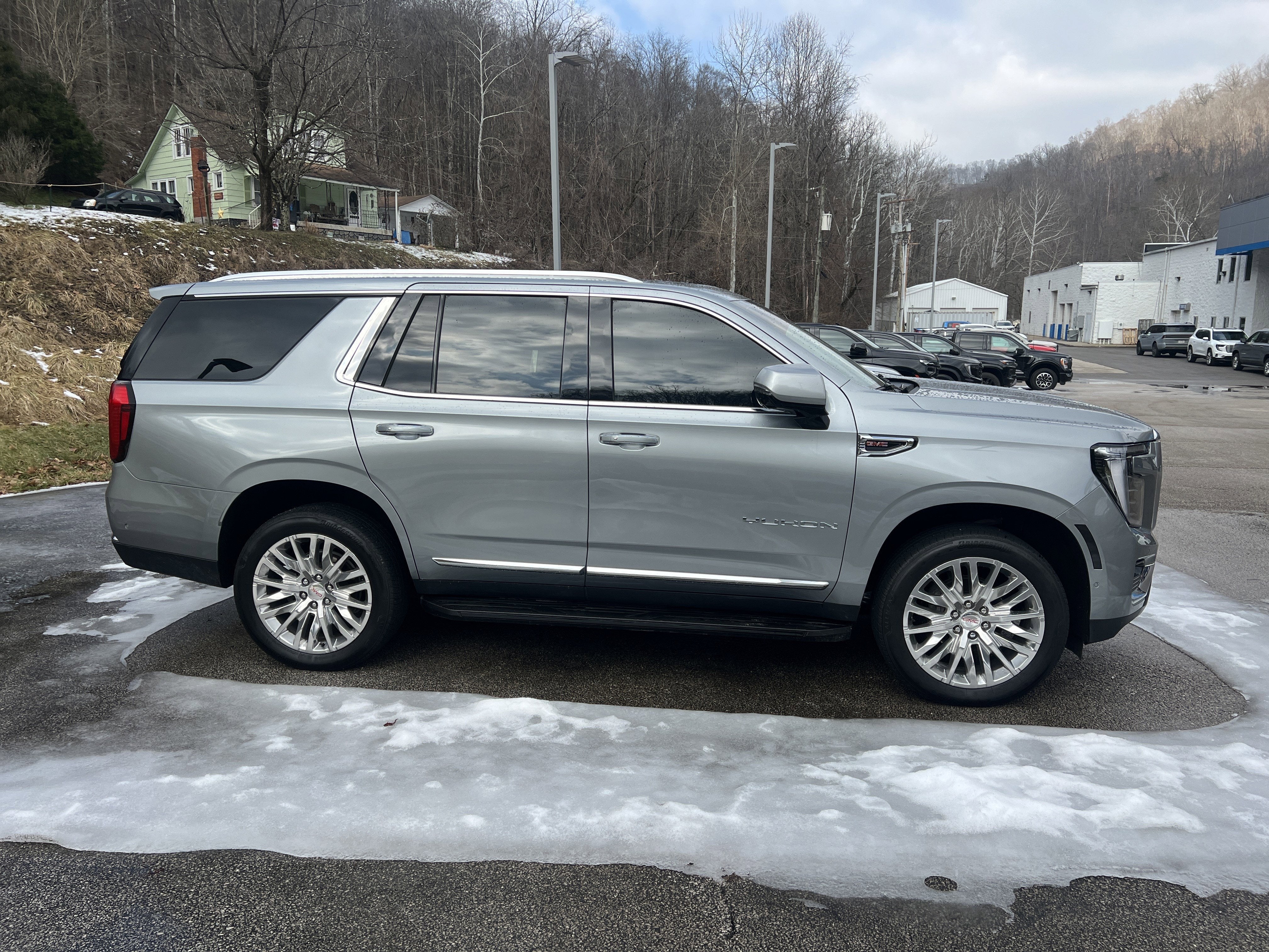 2025 GMC Yukon Elevation