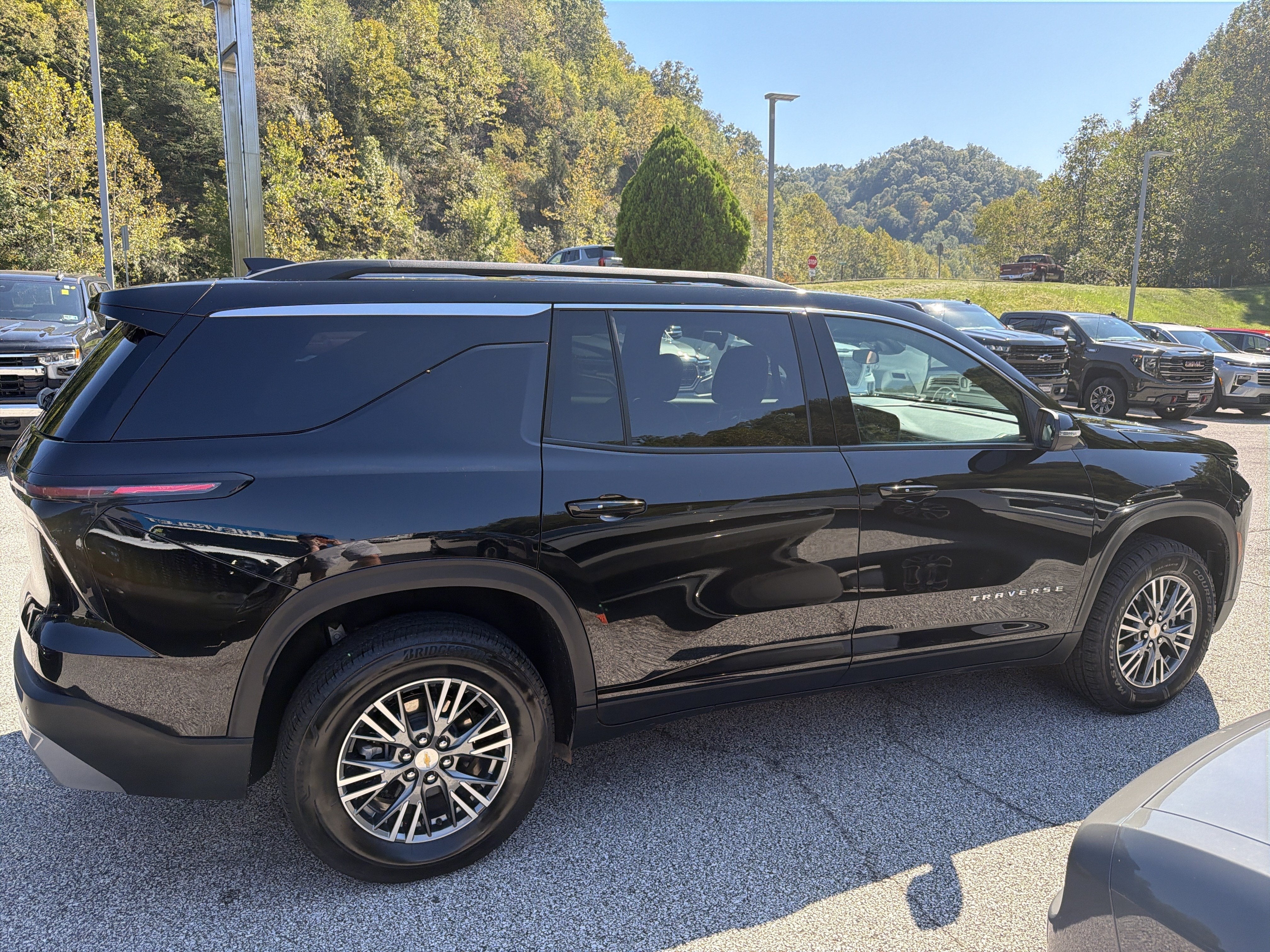 2026 Chevrolet Traverse AWD LT
