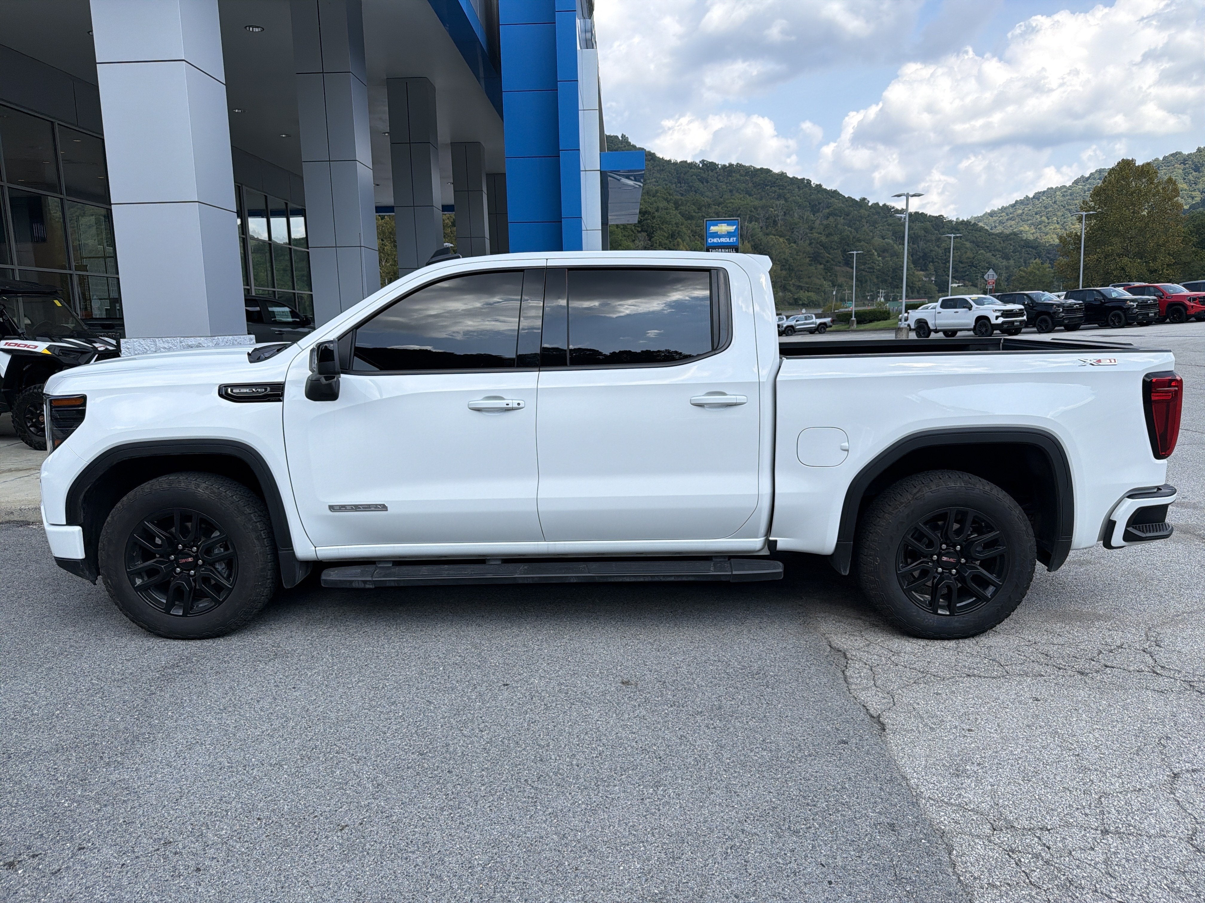 2025 GMC Sierra 1500 Elevation