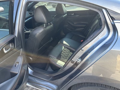 2022 Nissan Maxima SR