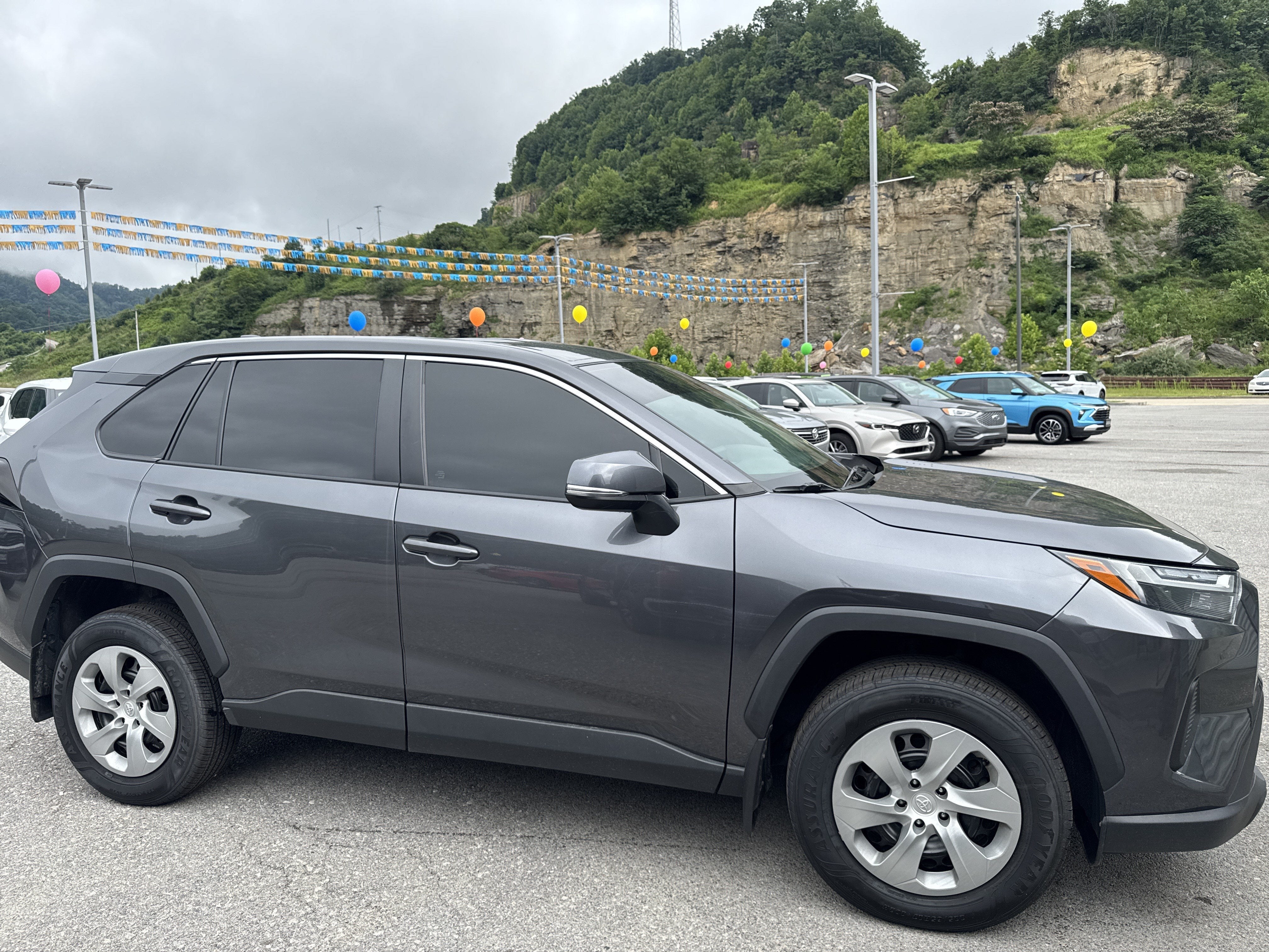 2023 Toyota RAV4 LE