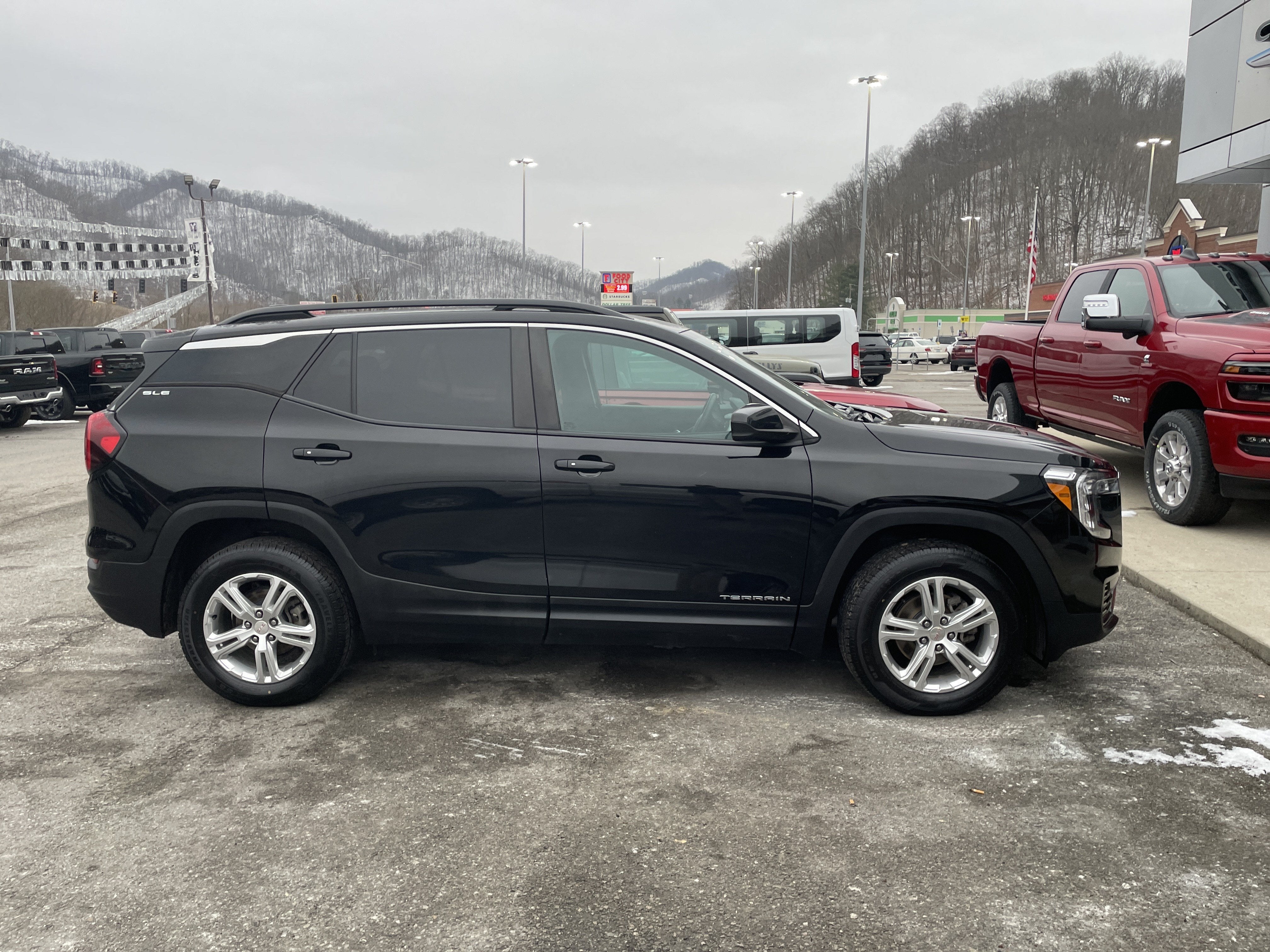 2022 GMC Terrain SLE
