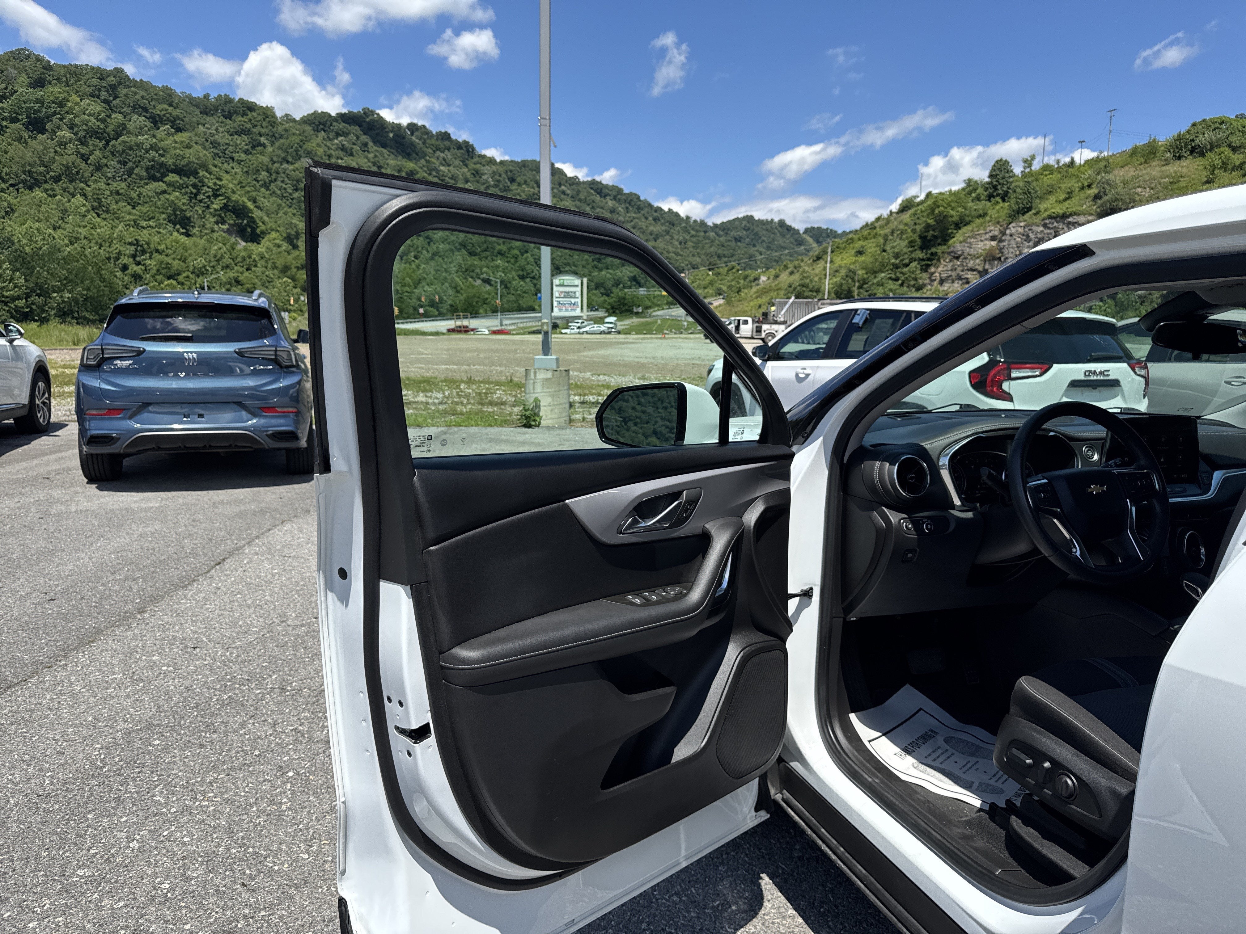 2025 Chevrolet Blazer LT