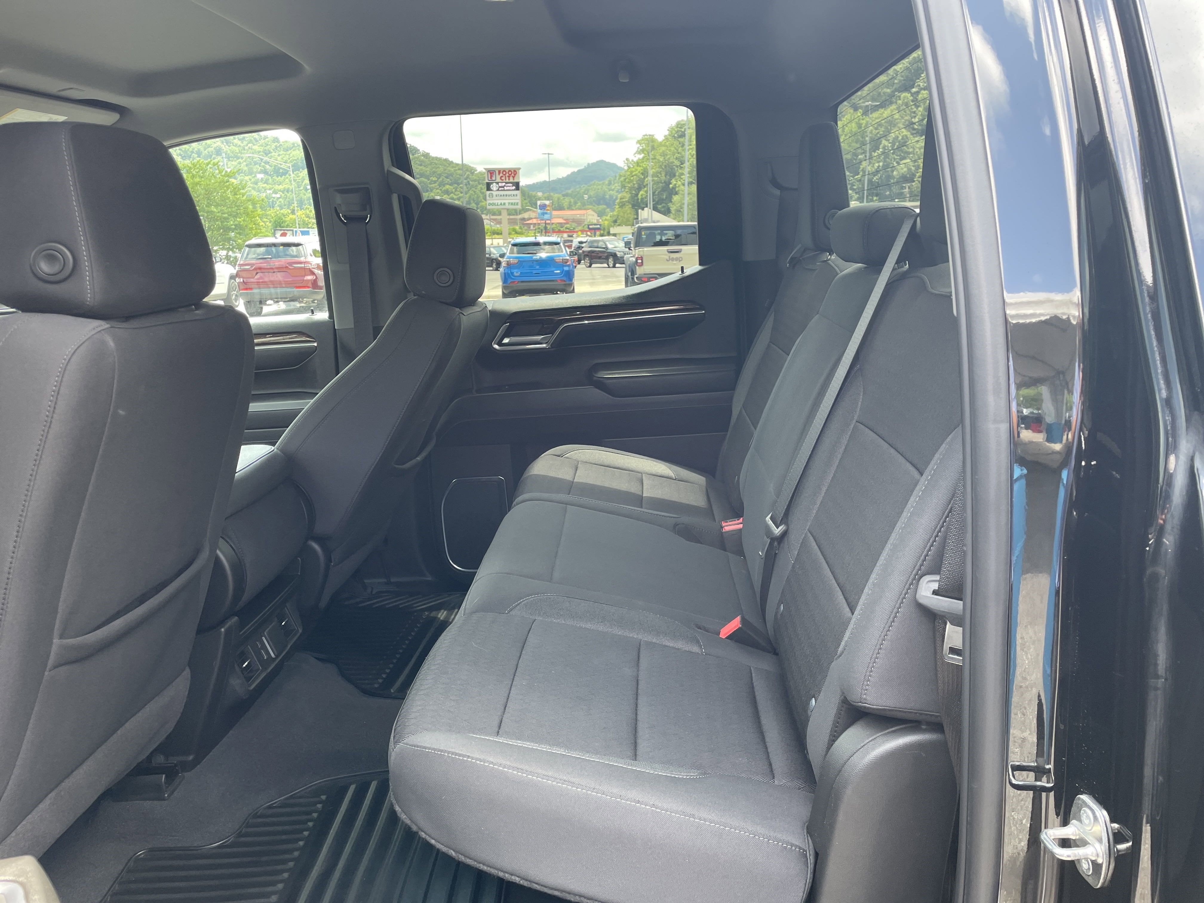 2024 GMC Sierra 1500 SLE