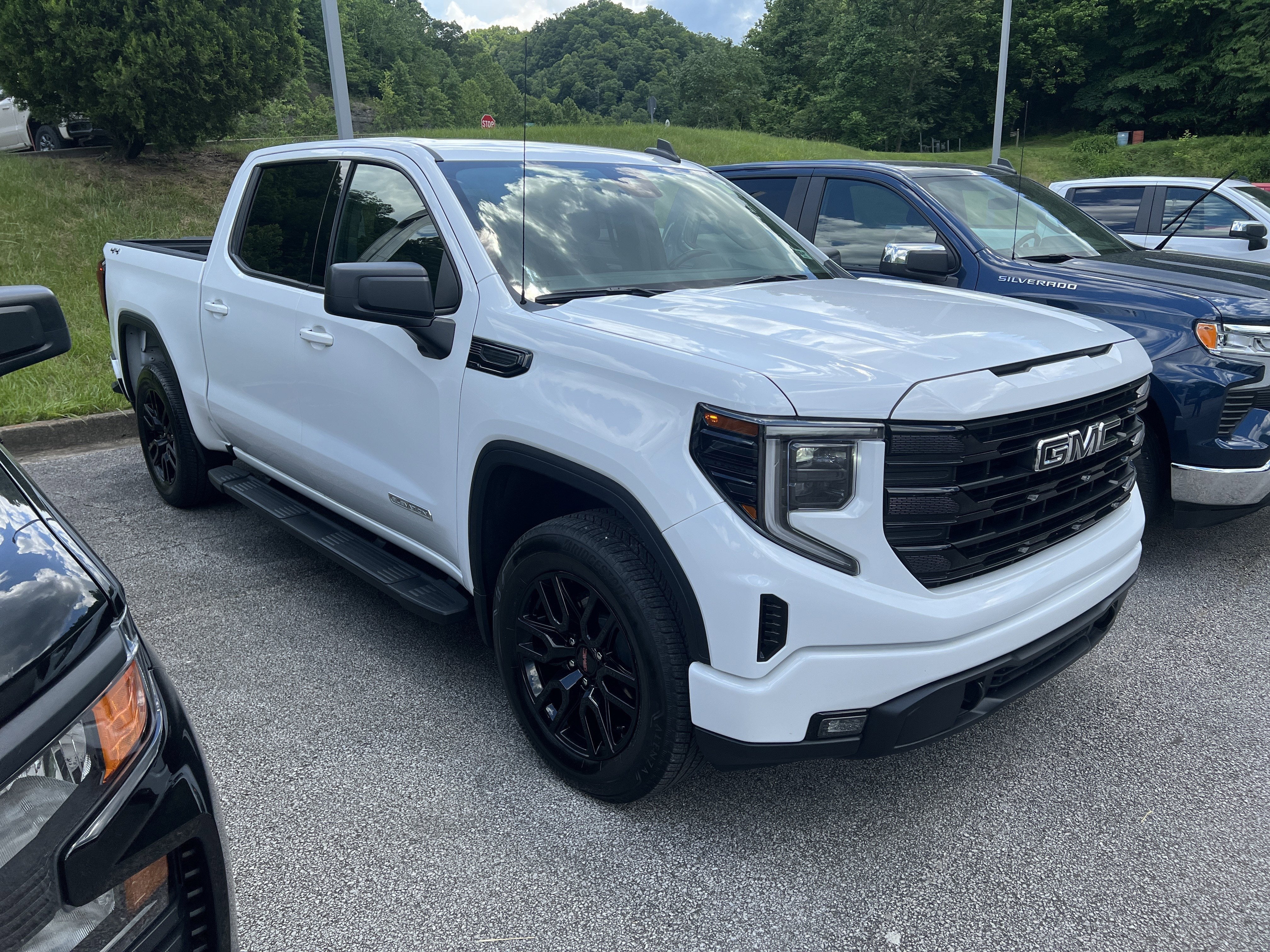 2024 GMC Sierra 1500 Elevation