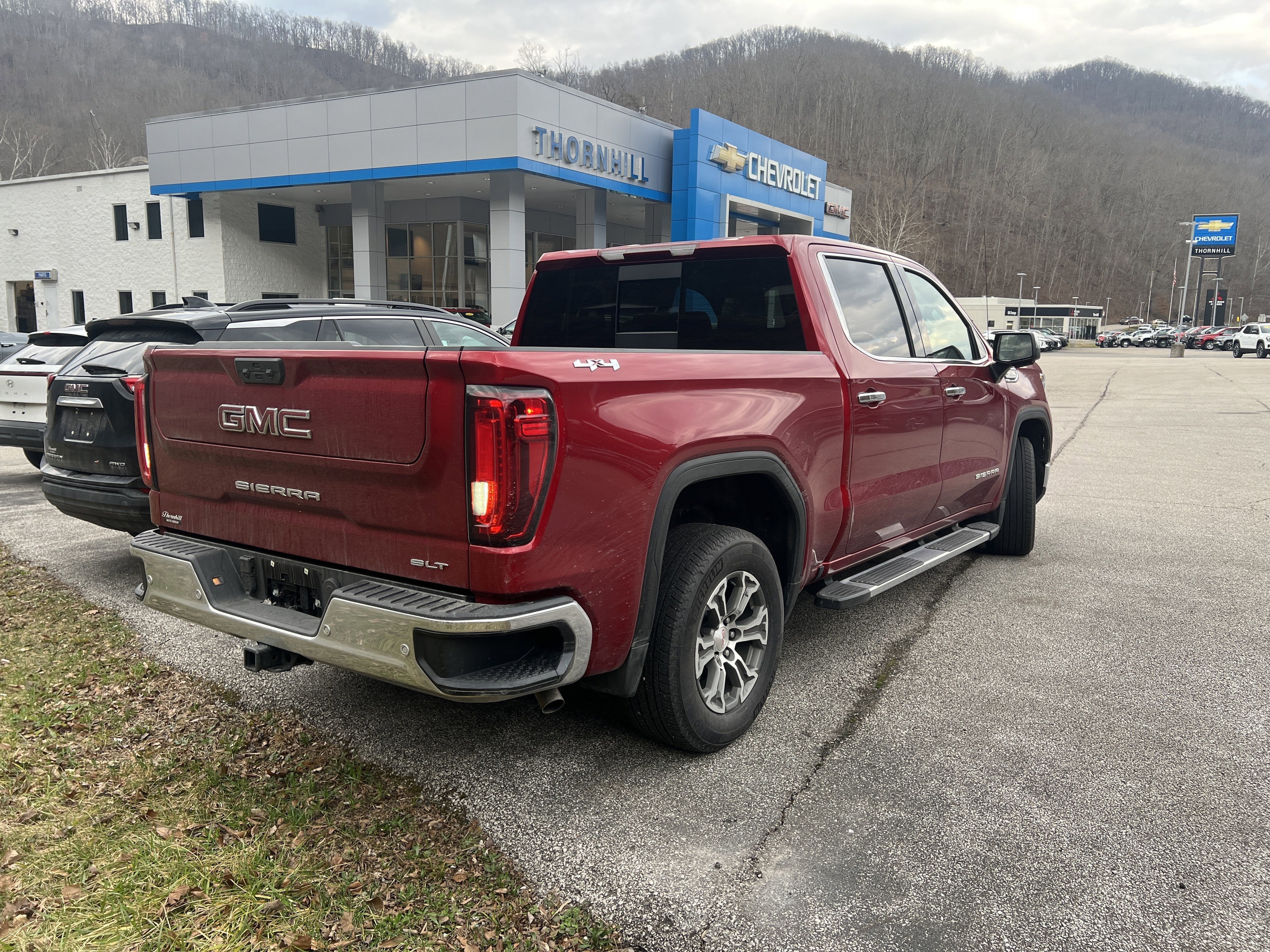 2025 GMC Sierra 1500 SLT