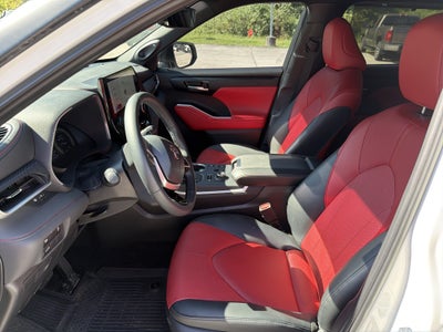 2025 Toyota Highlander LE