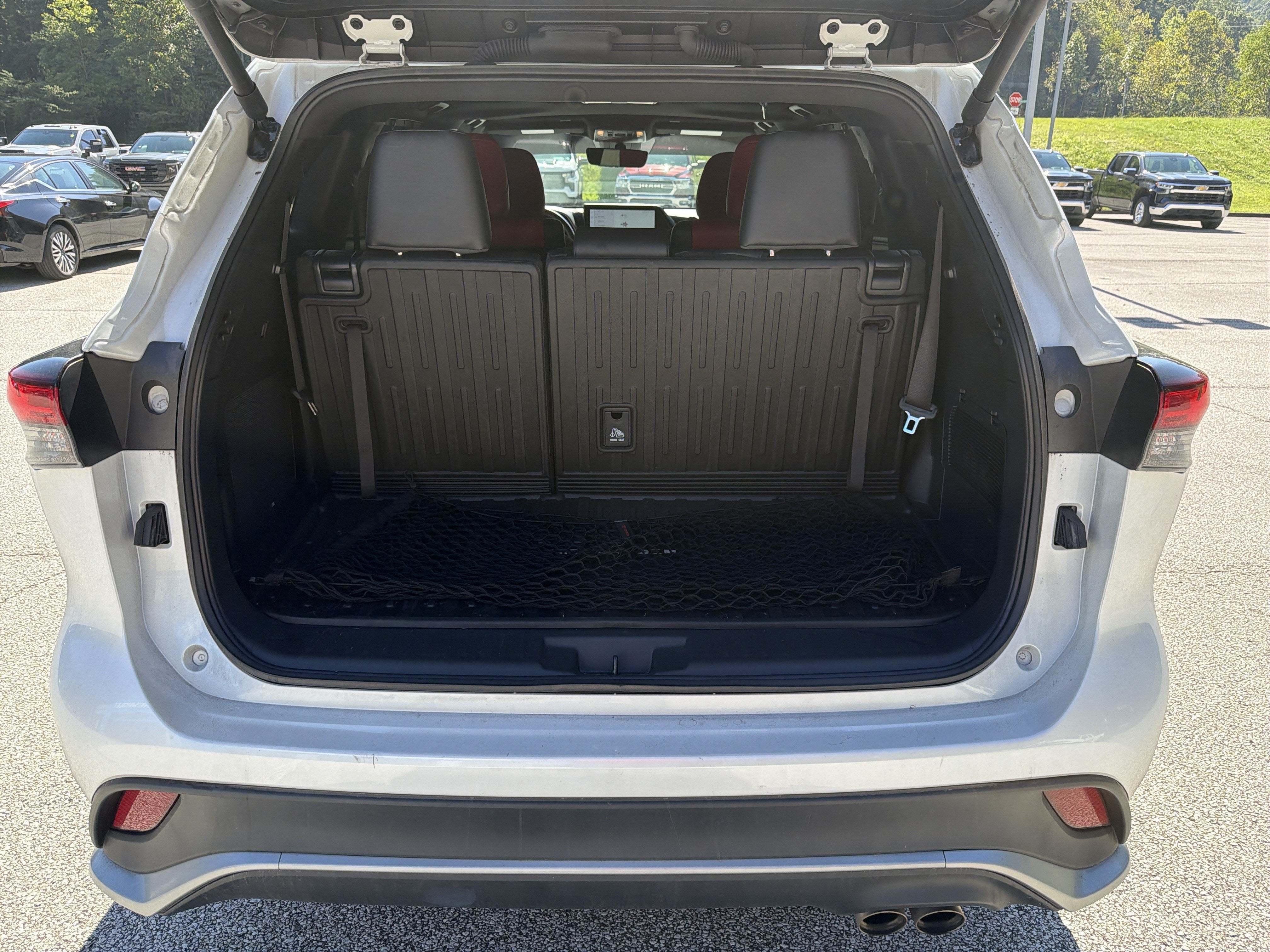 2025 Toyota Highlander LE