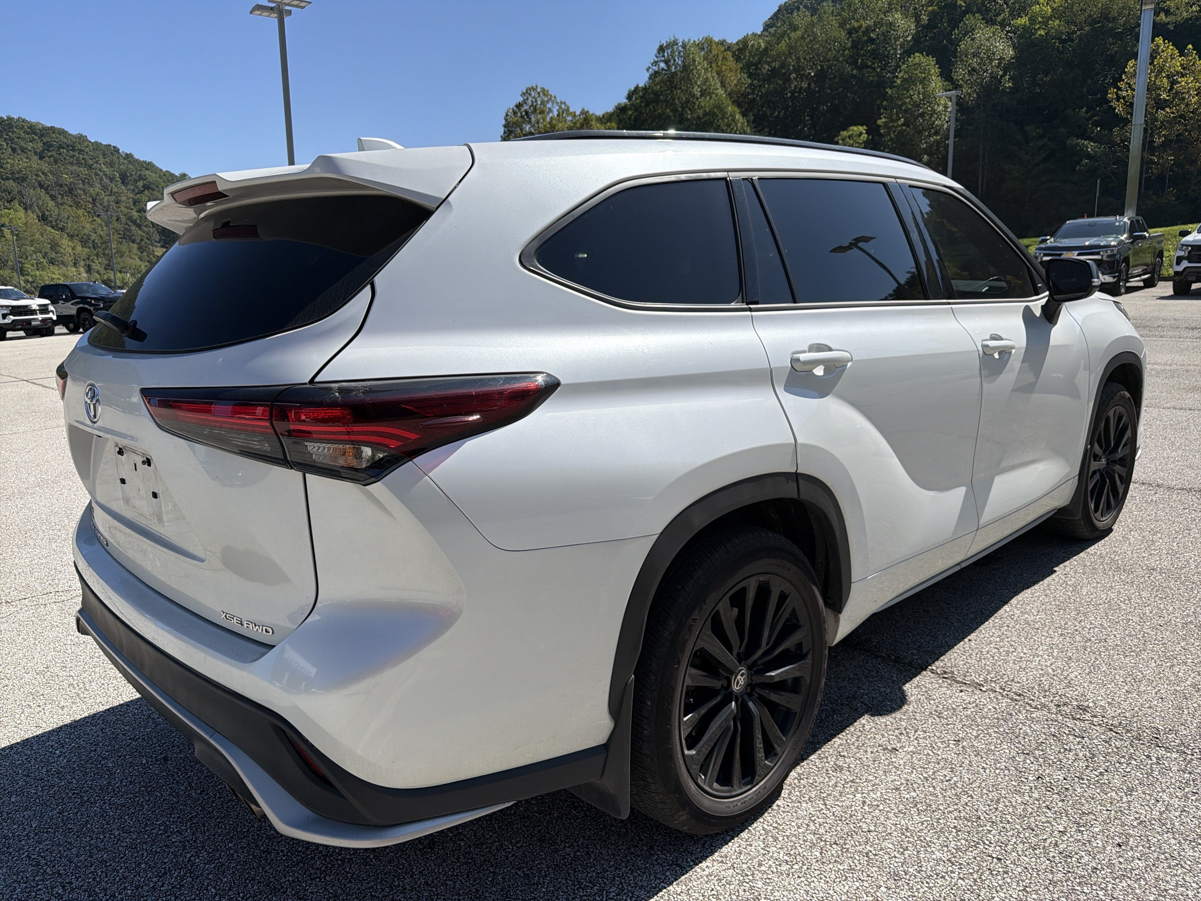 2025 Toyota Highlander LE