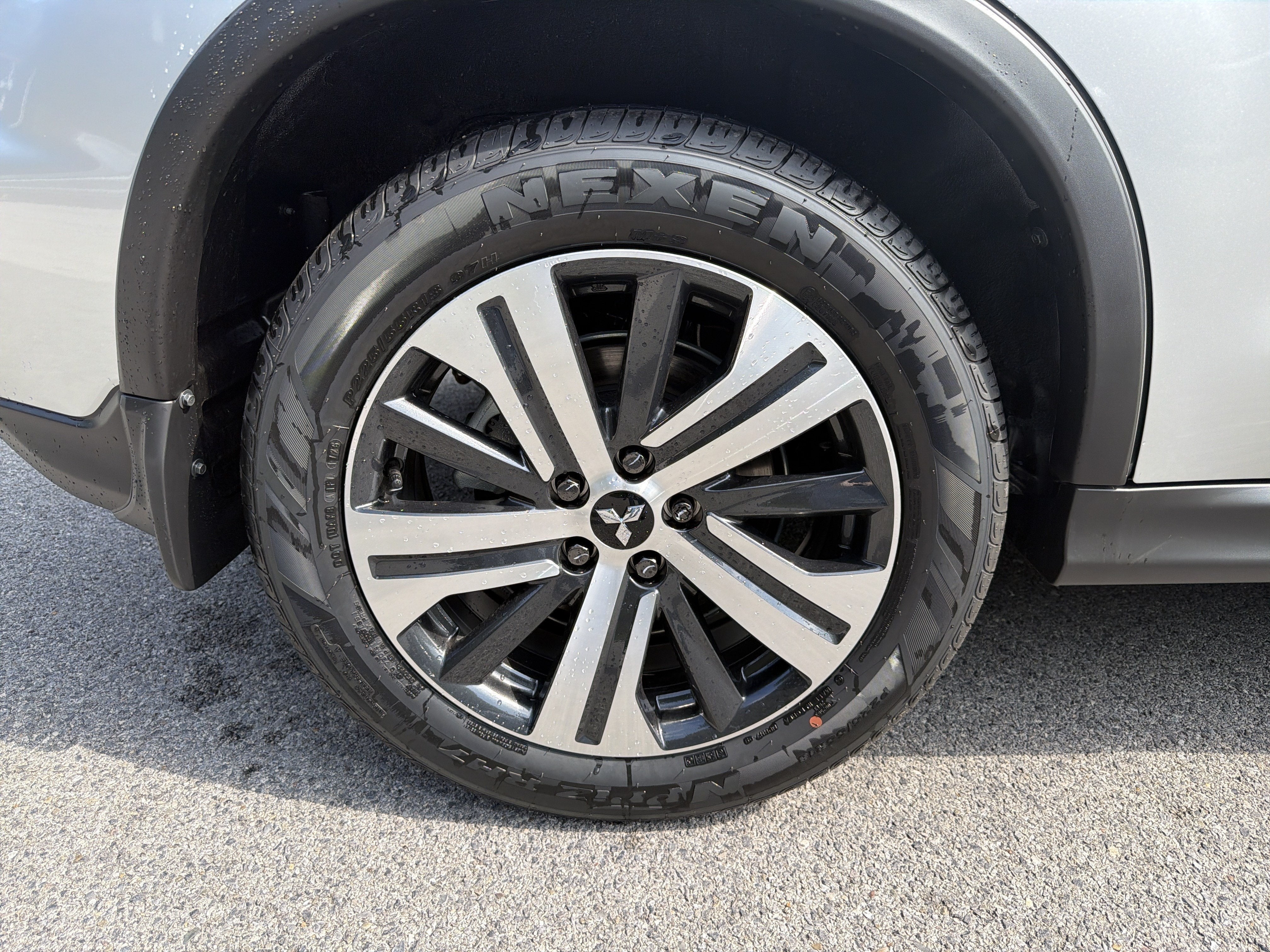2027 Mitsubishi Outlander Sport SE