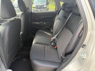 2027 Mitsubishi Outlander Sport SE