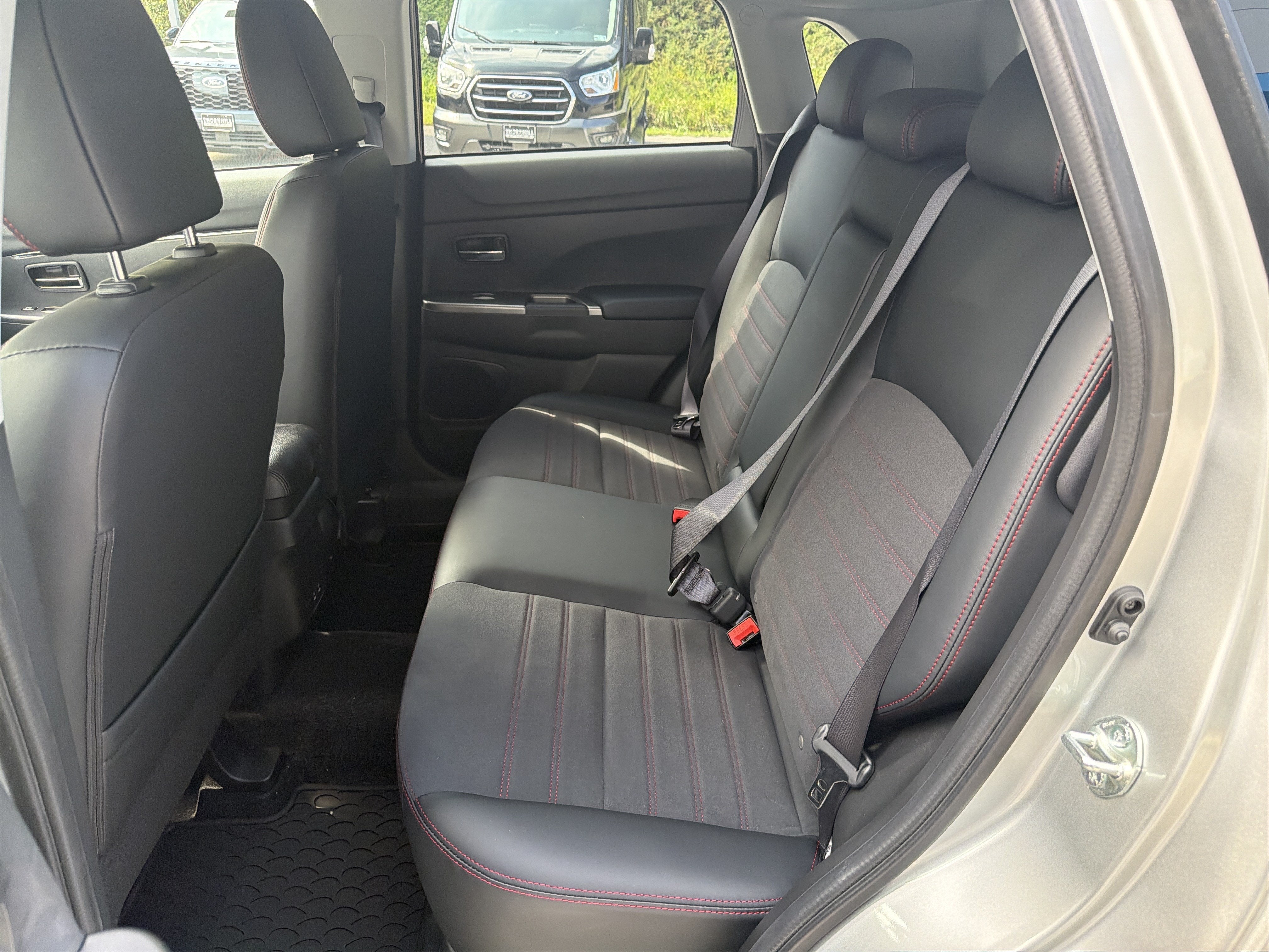 2027 Mitsubishi Outlander Sport SE
