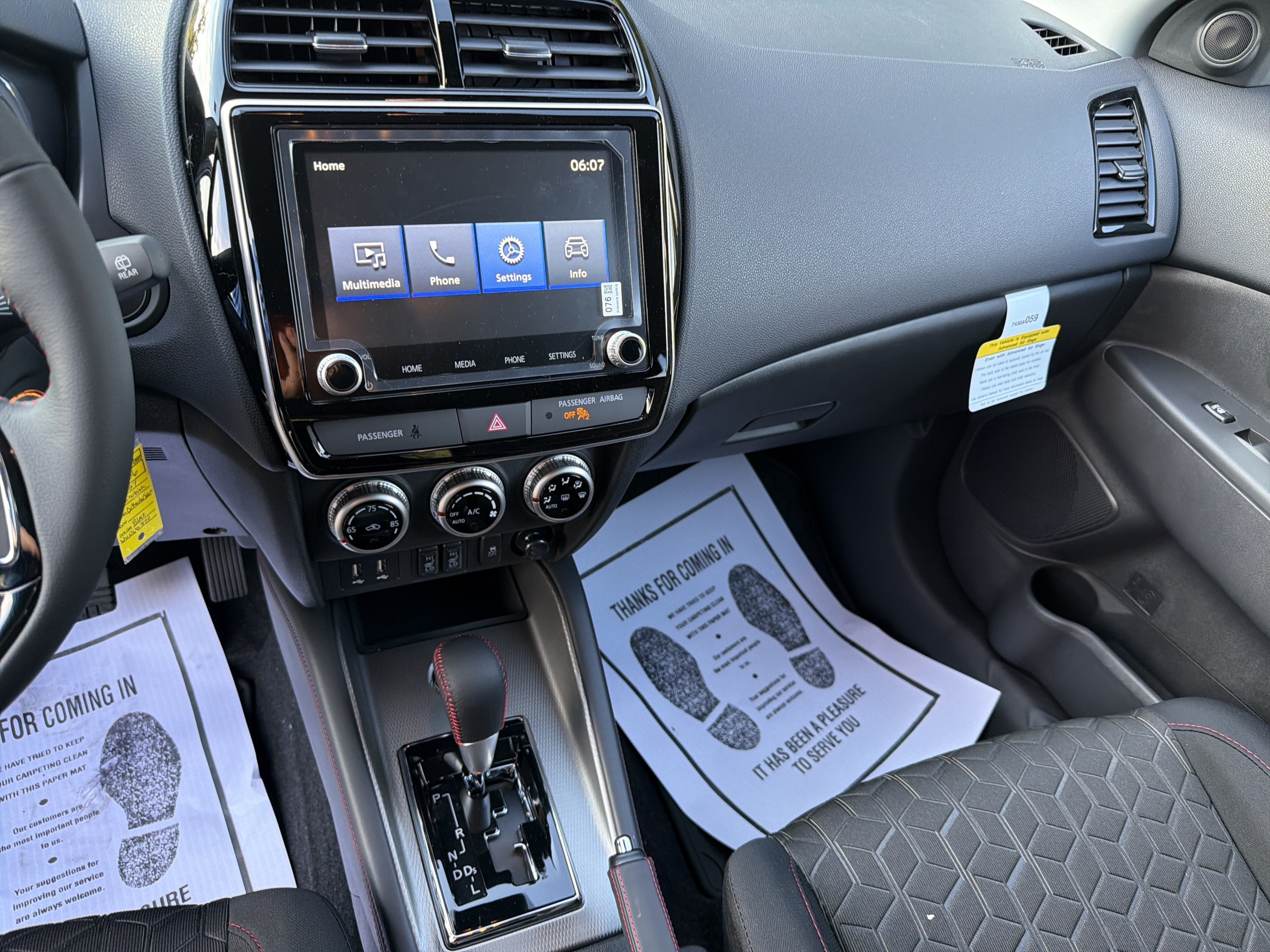 2027 Mitsubishi Outlander Sport LE