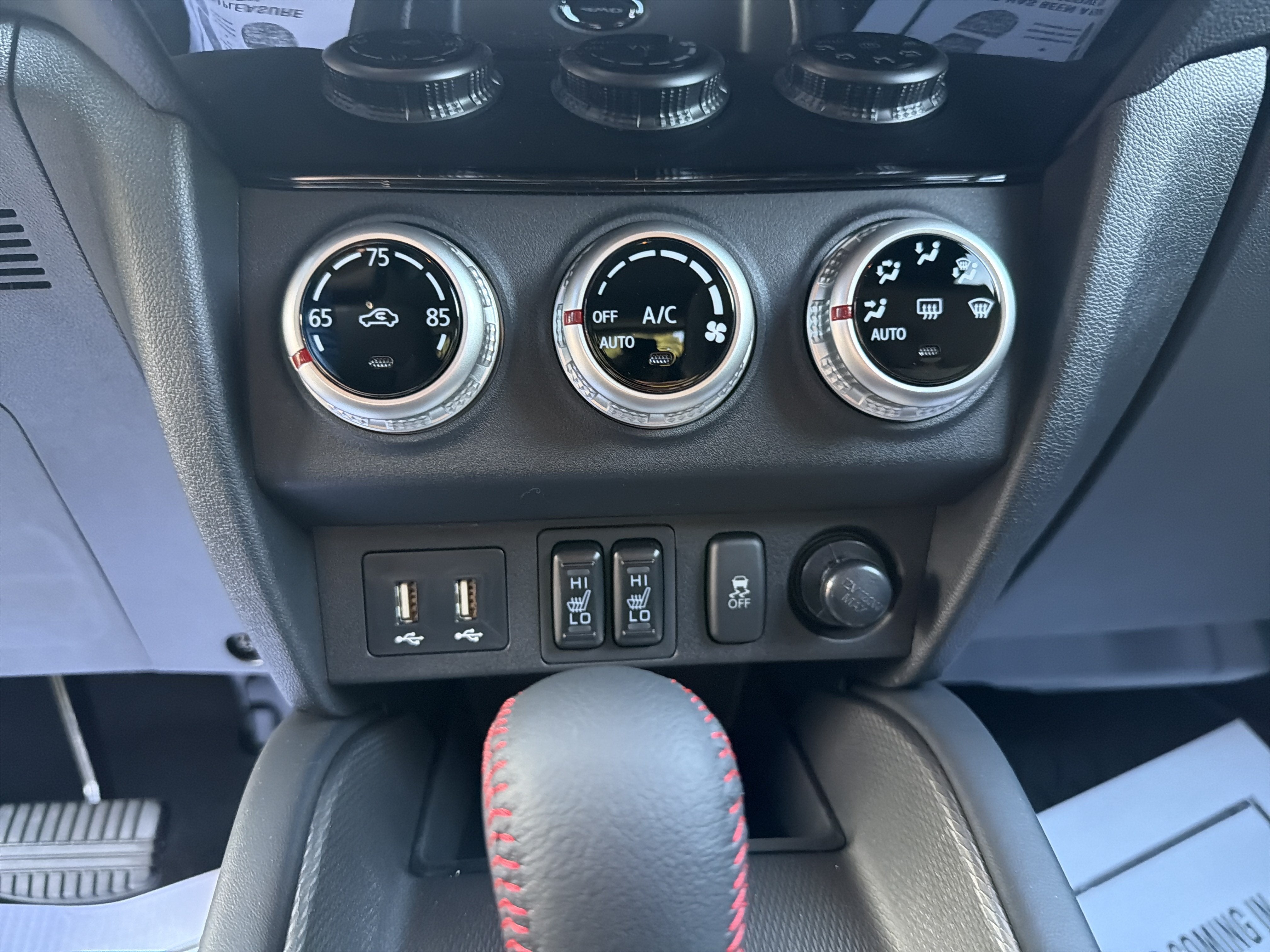 2027 Mitsubishi Outlander Sport LE