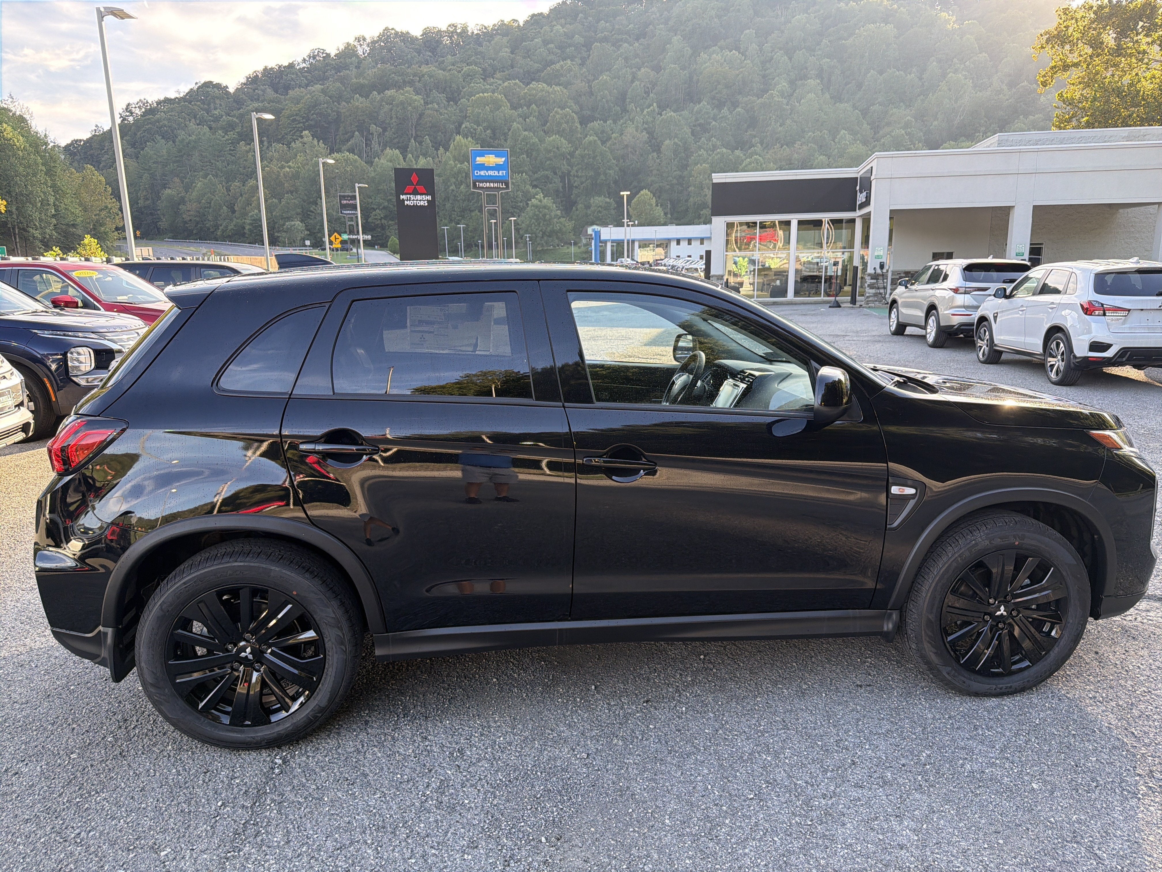 2027 Mitsubishi Outlander Sport LE