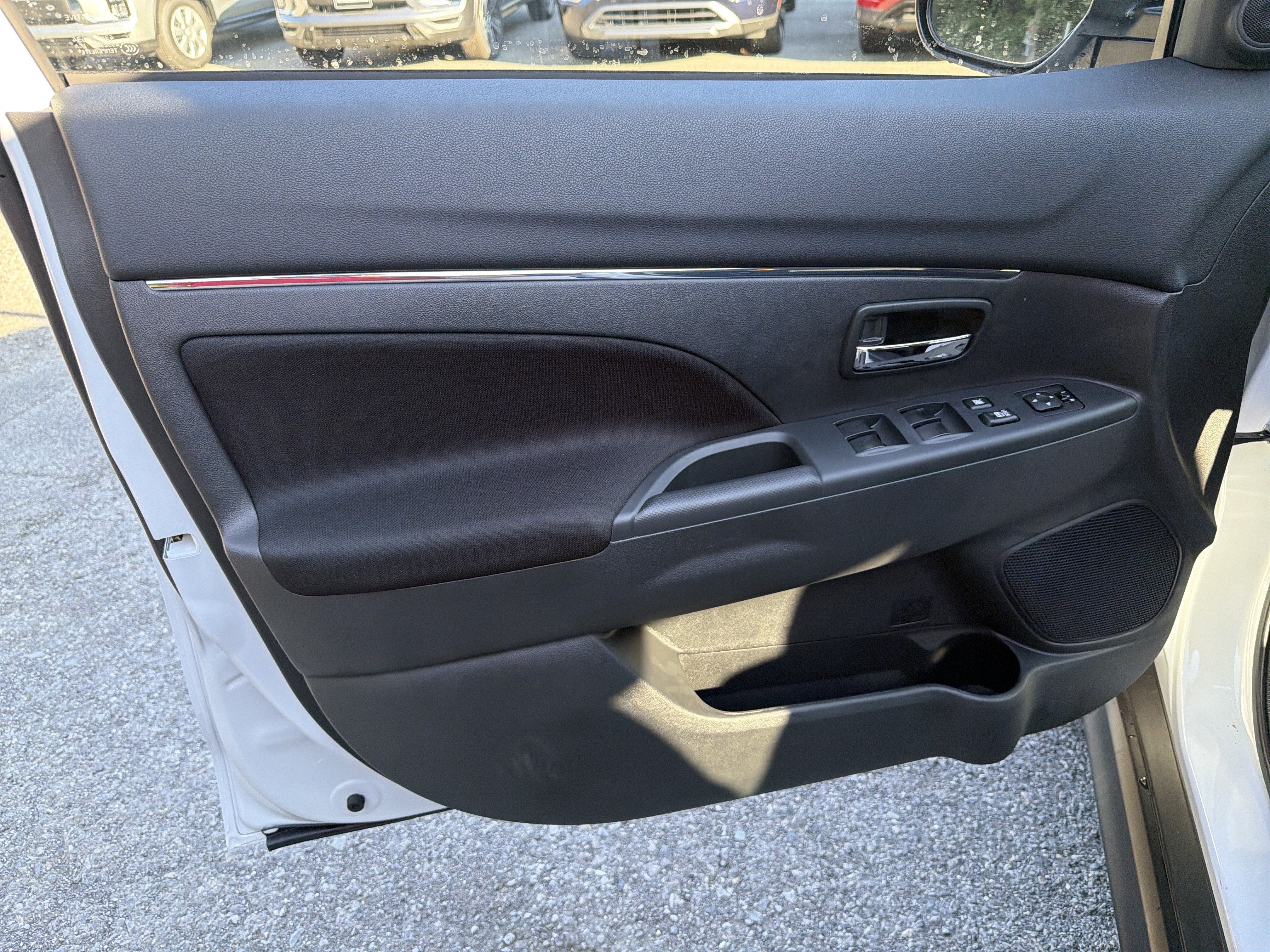 2027 Mitsubishi Outlander Sport ES