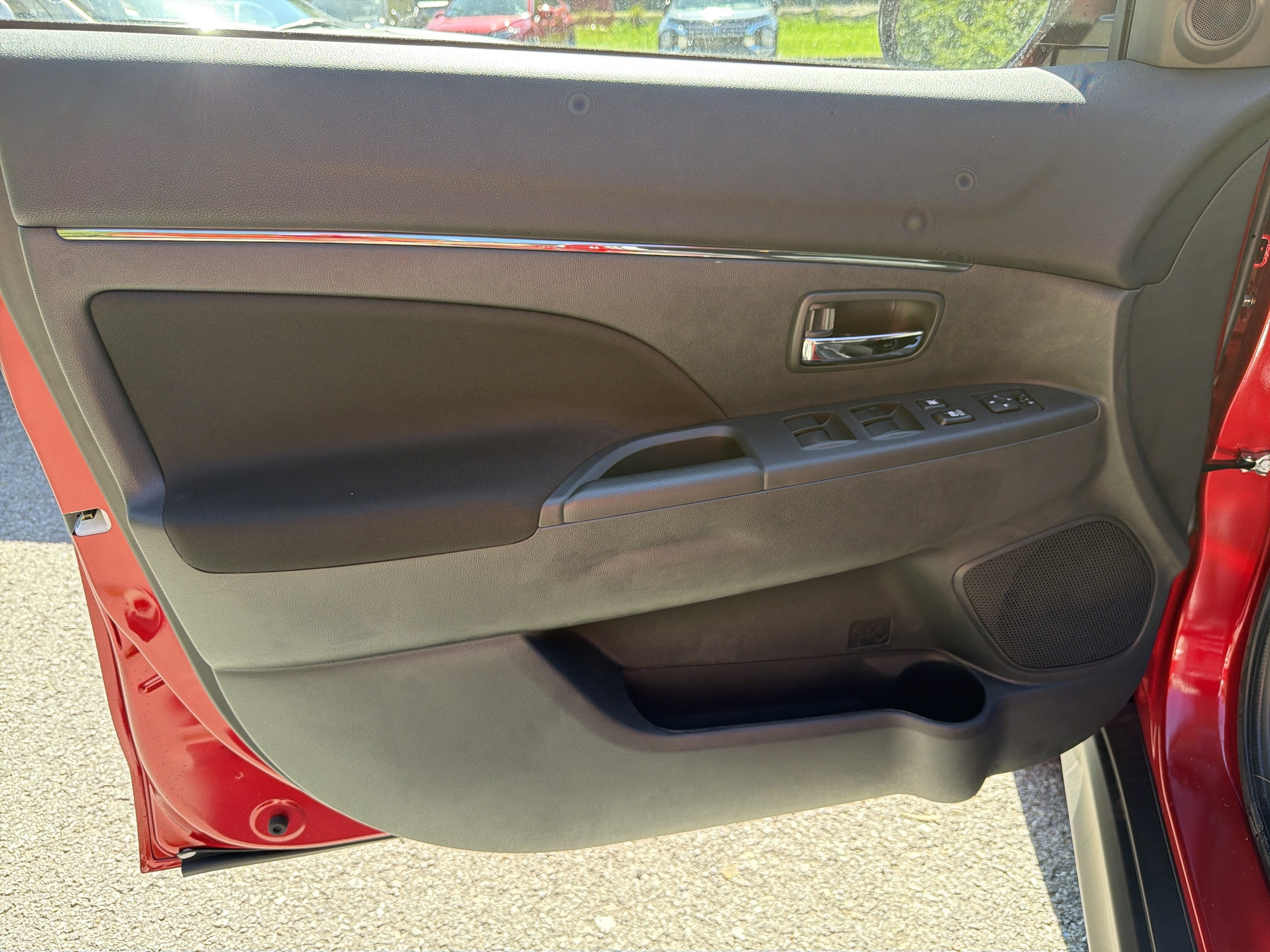 2027 Mitsubishi Outlander Sport LE