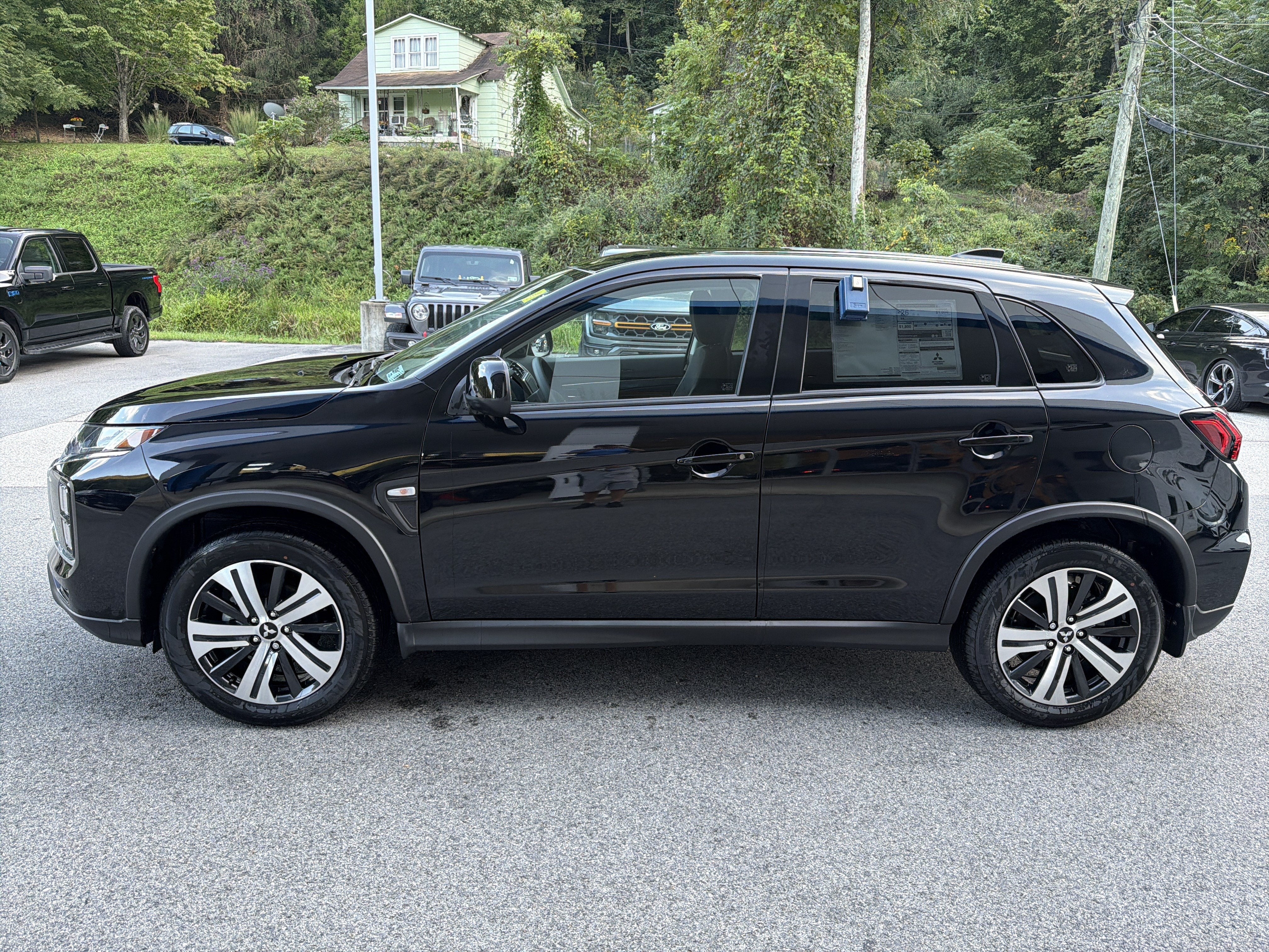 2027 Mitsubishi Outlander Sport ES