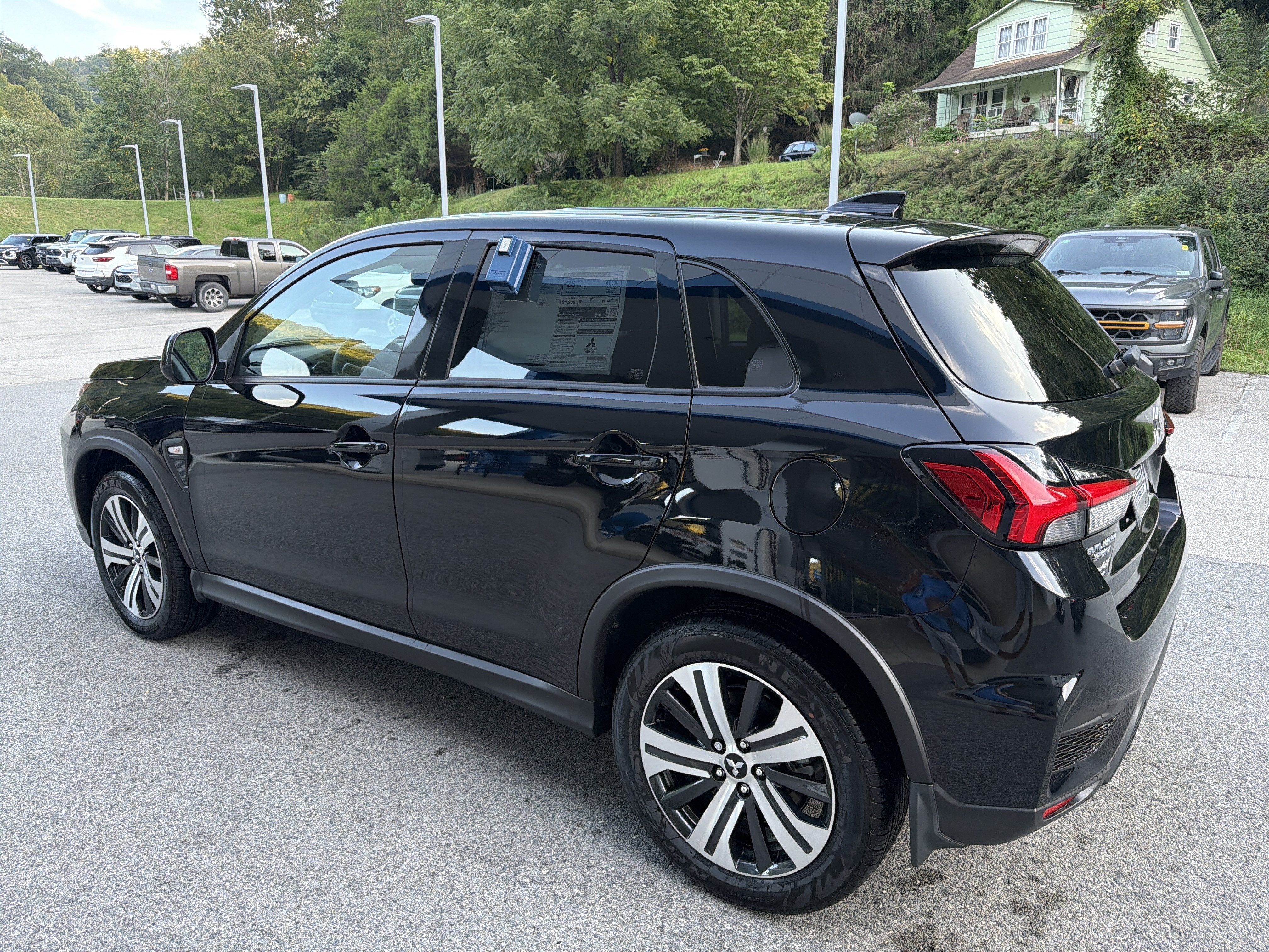 2027 Mitsubishi Outlander Sport ES