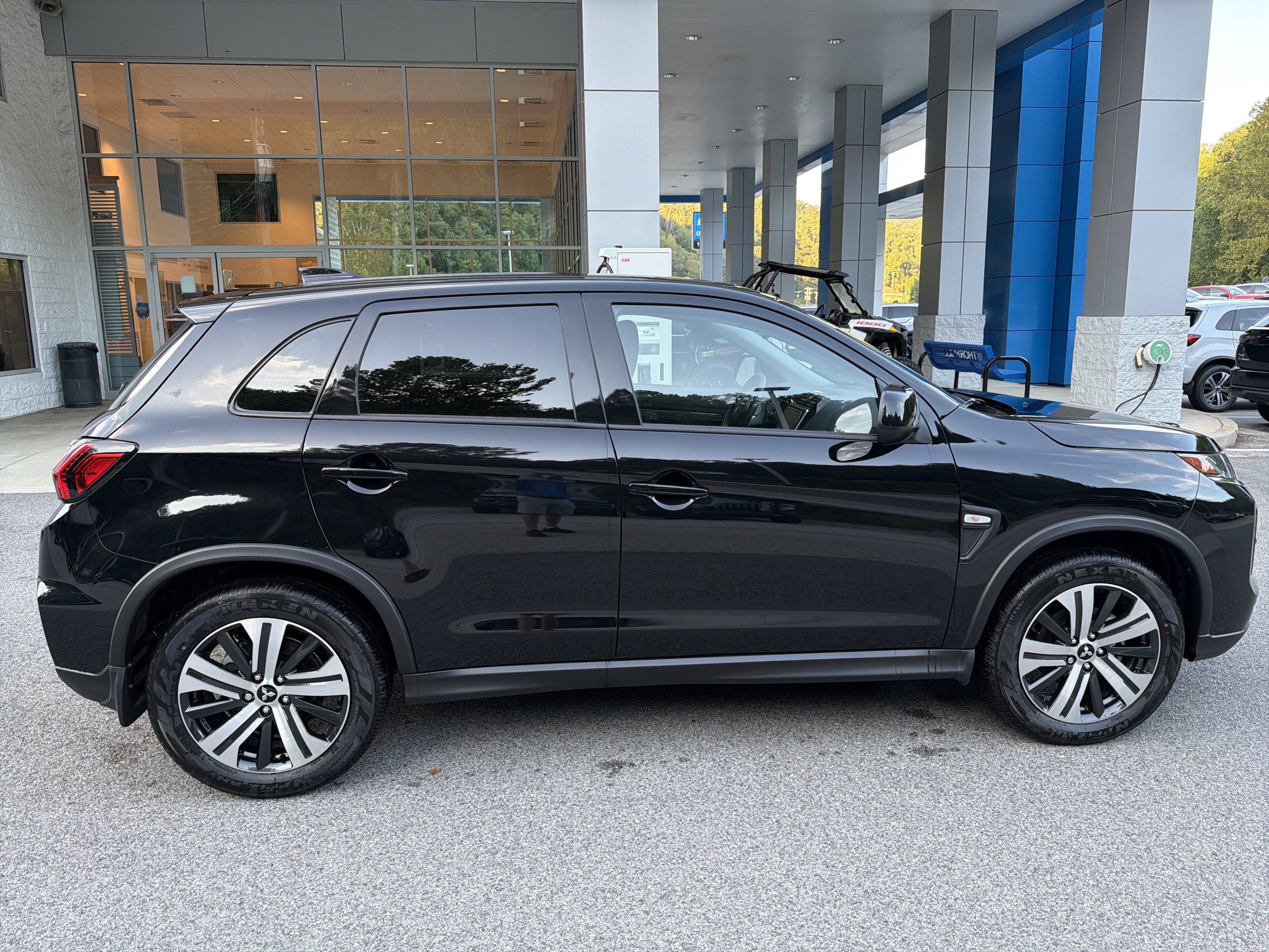2027 Mitsubishi Outlander Sport ES