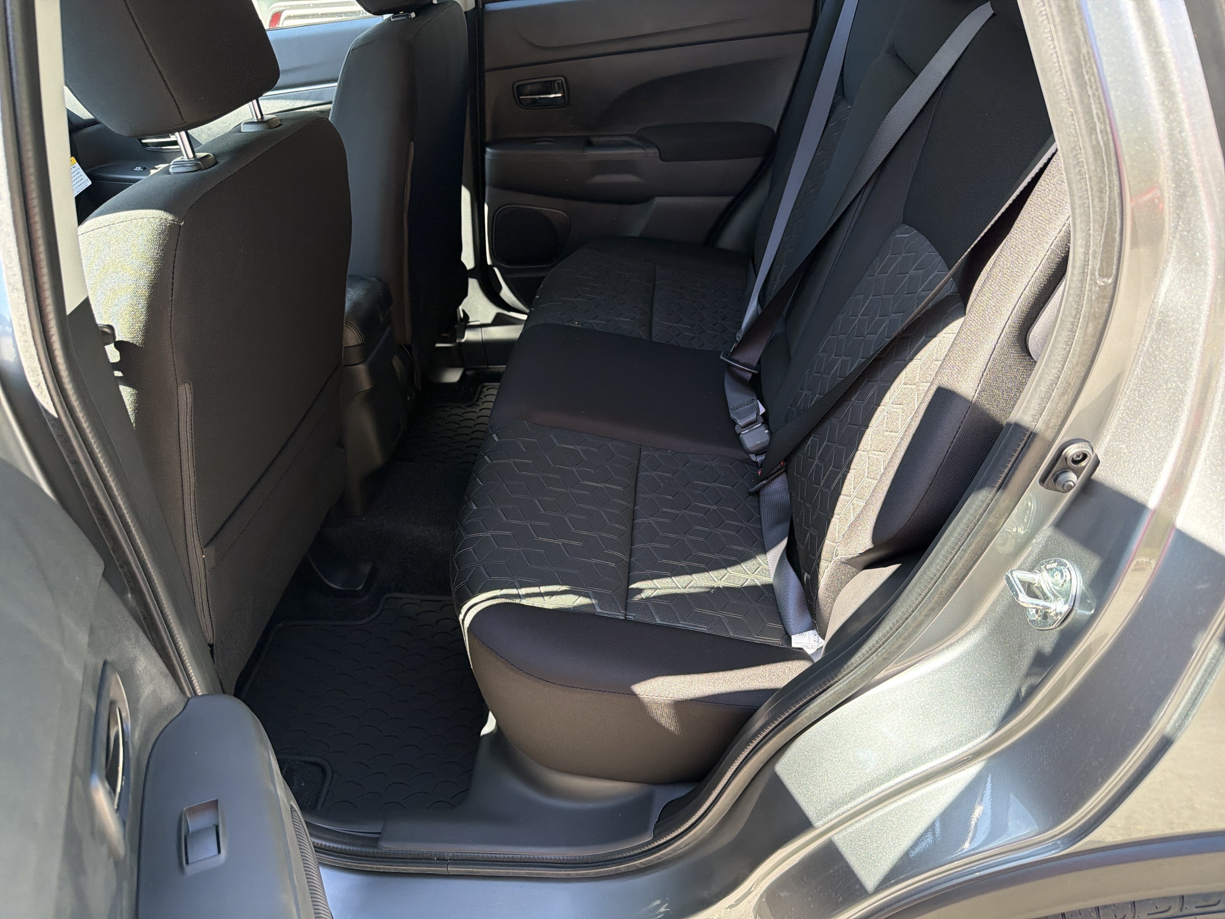 2027 Mitsubishi Outlander Sport ES