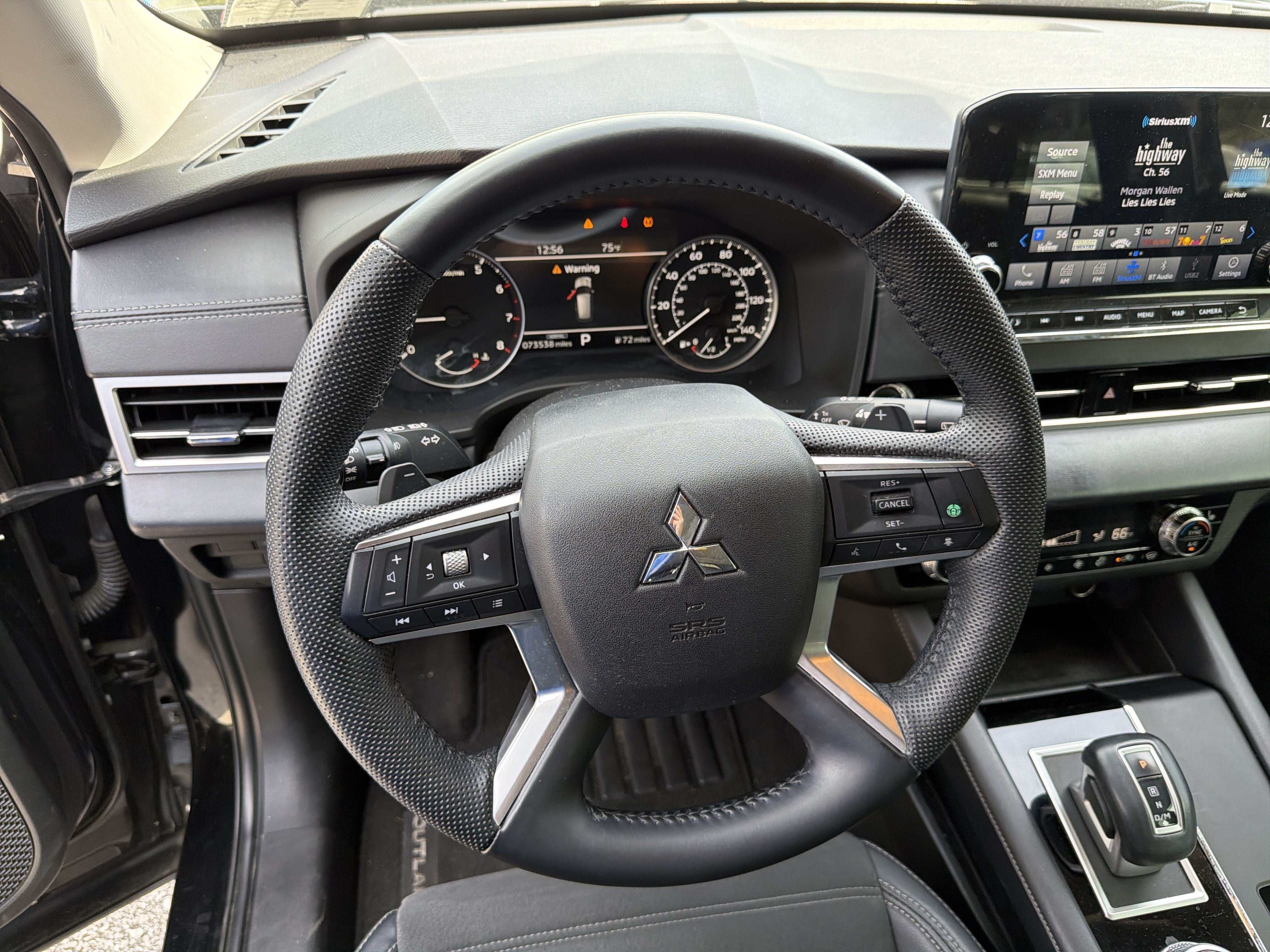 2023 Mitsubishi Outlander SE