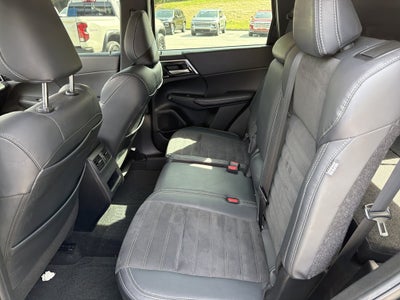 2023 Mitsubishi Outlander SE