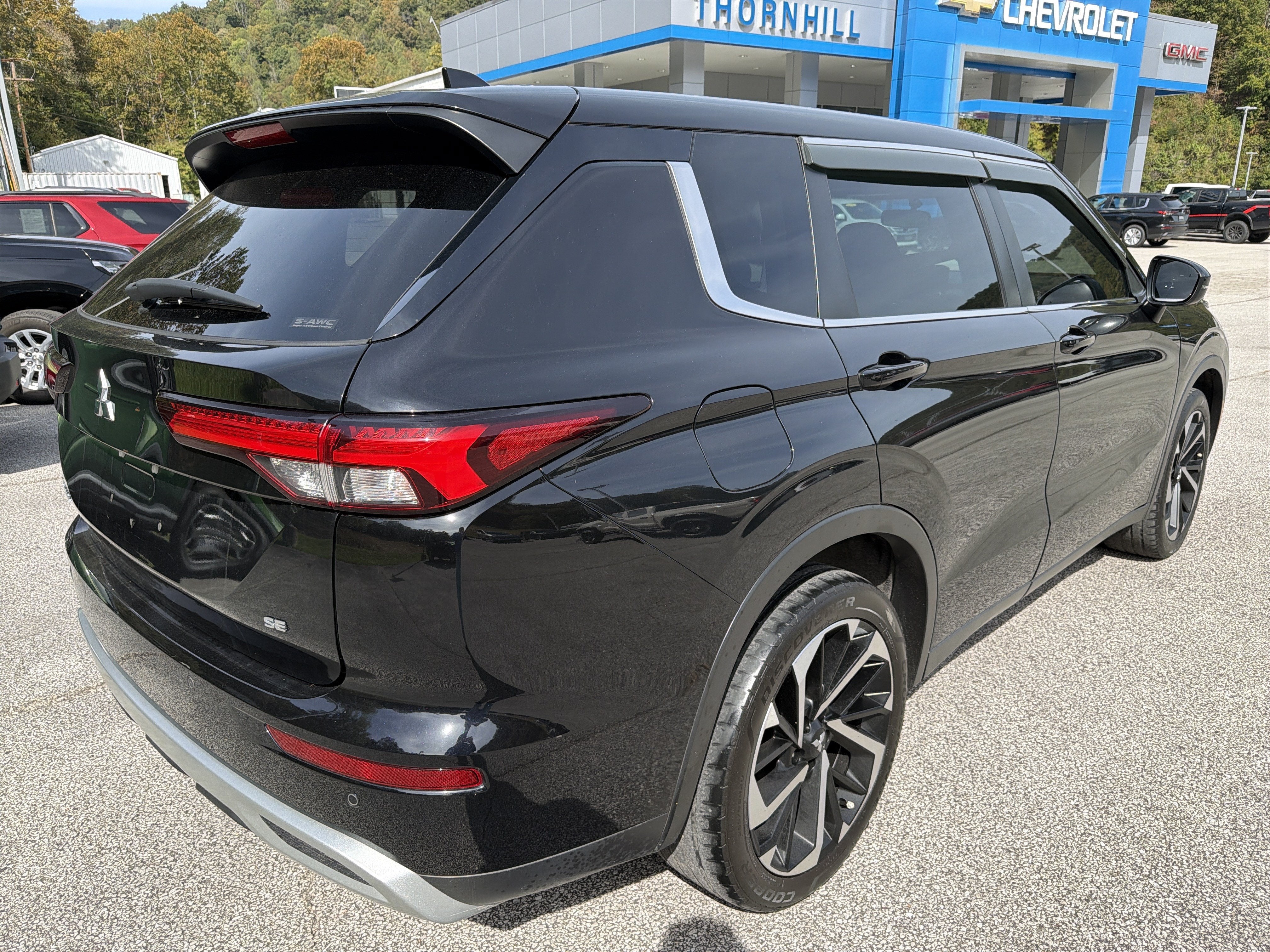2023 Mitsubishi Outlander SE