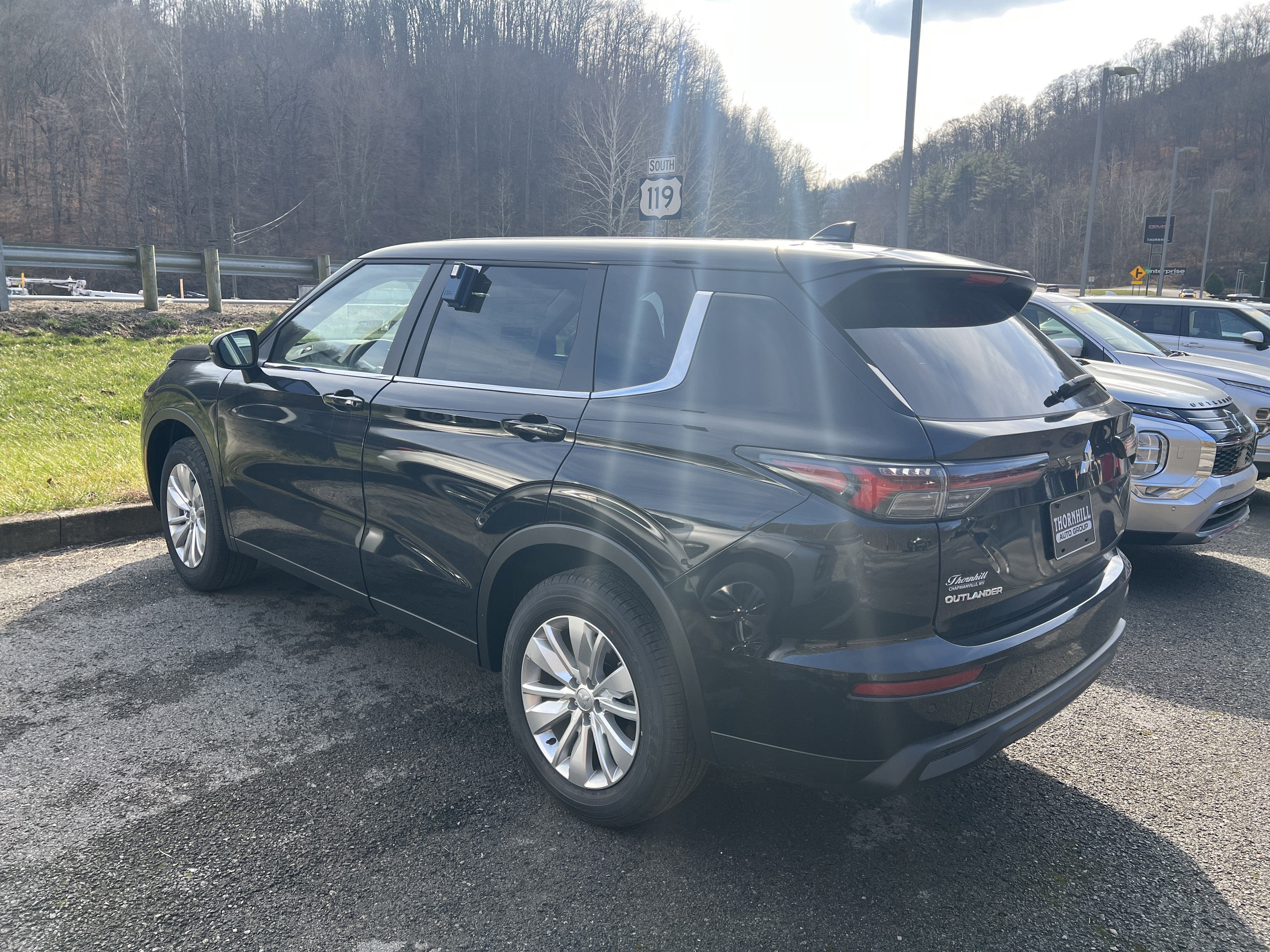 2025 Mitsubishi Outlander ES