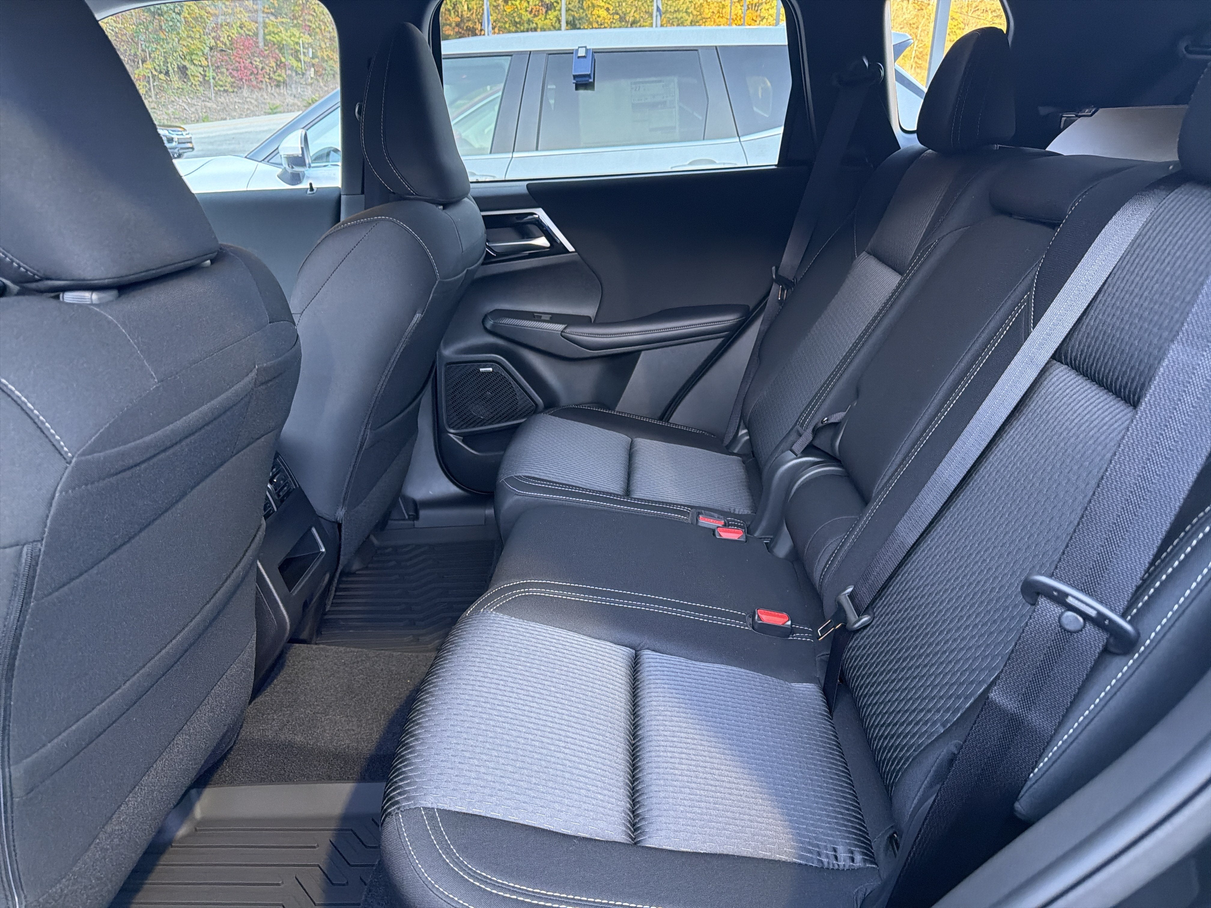 2026 Mitsubishi Outlander ES