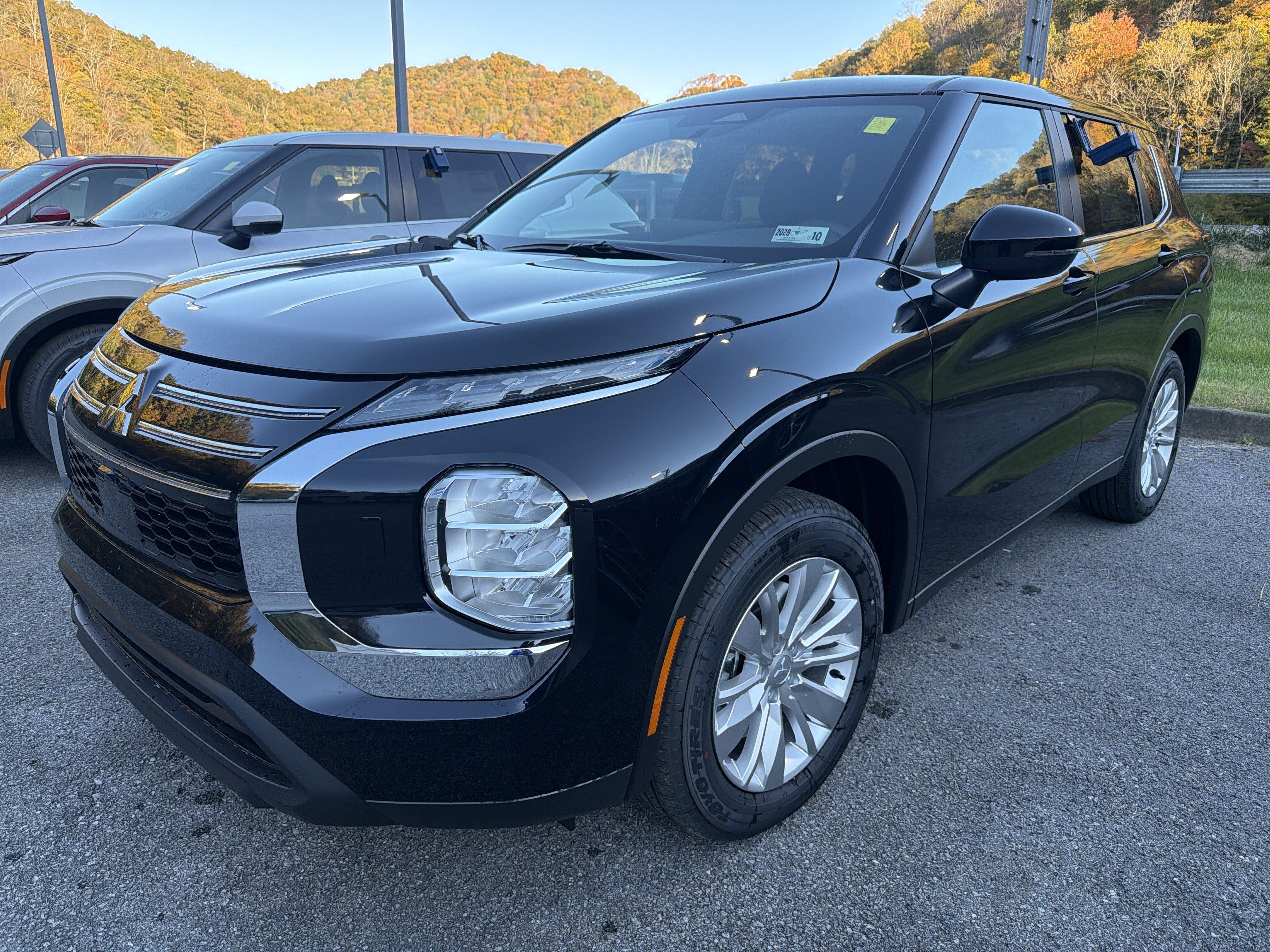 2026 Mitsubishi Outlander ES