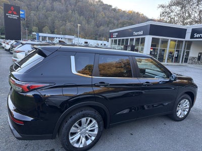 2026 Mitsubishi Outlander ES