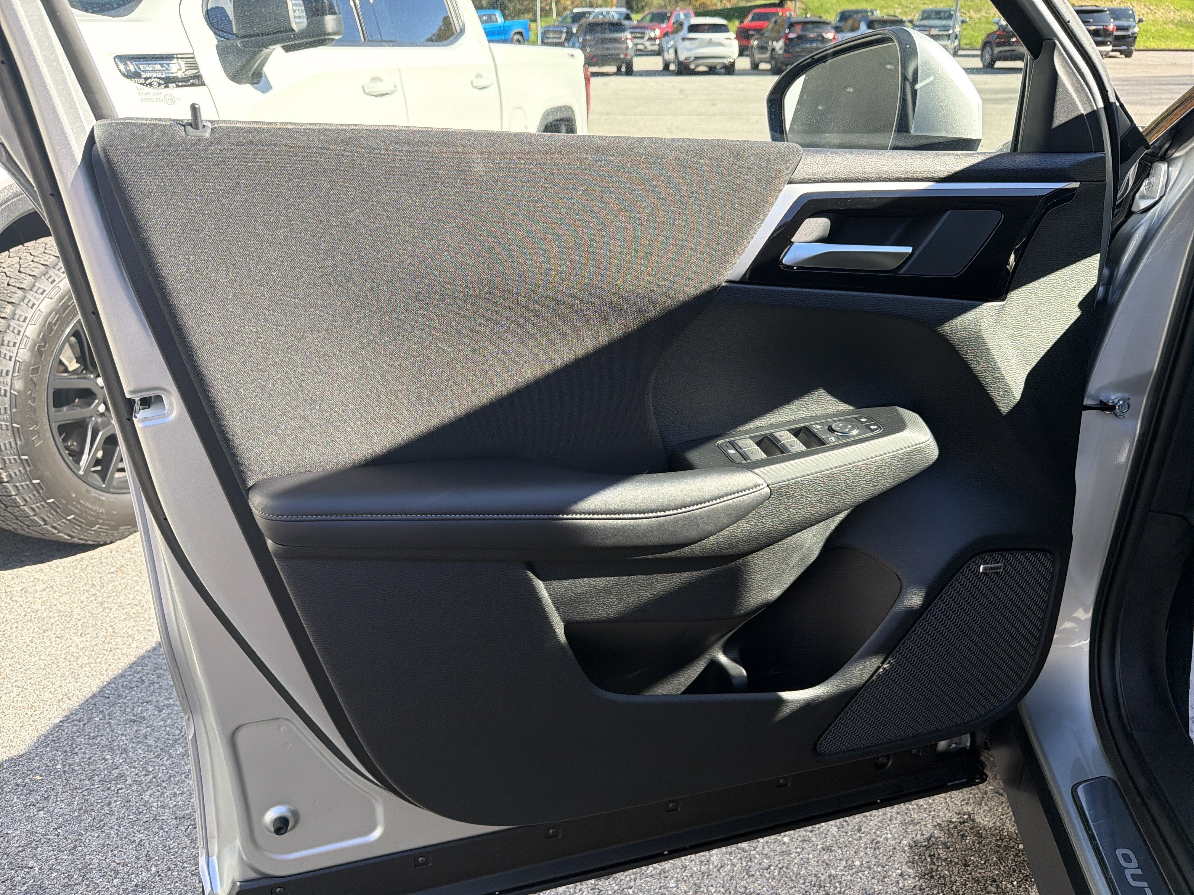 2026 Mitsubishi Outlander ES