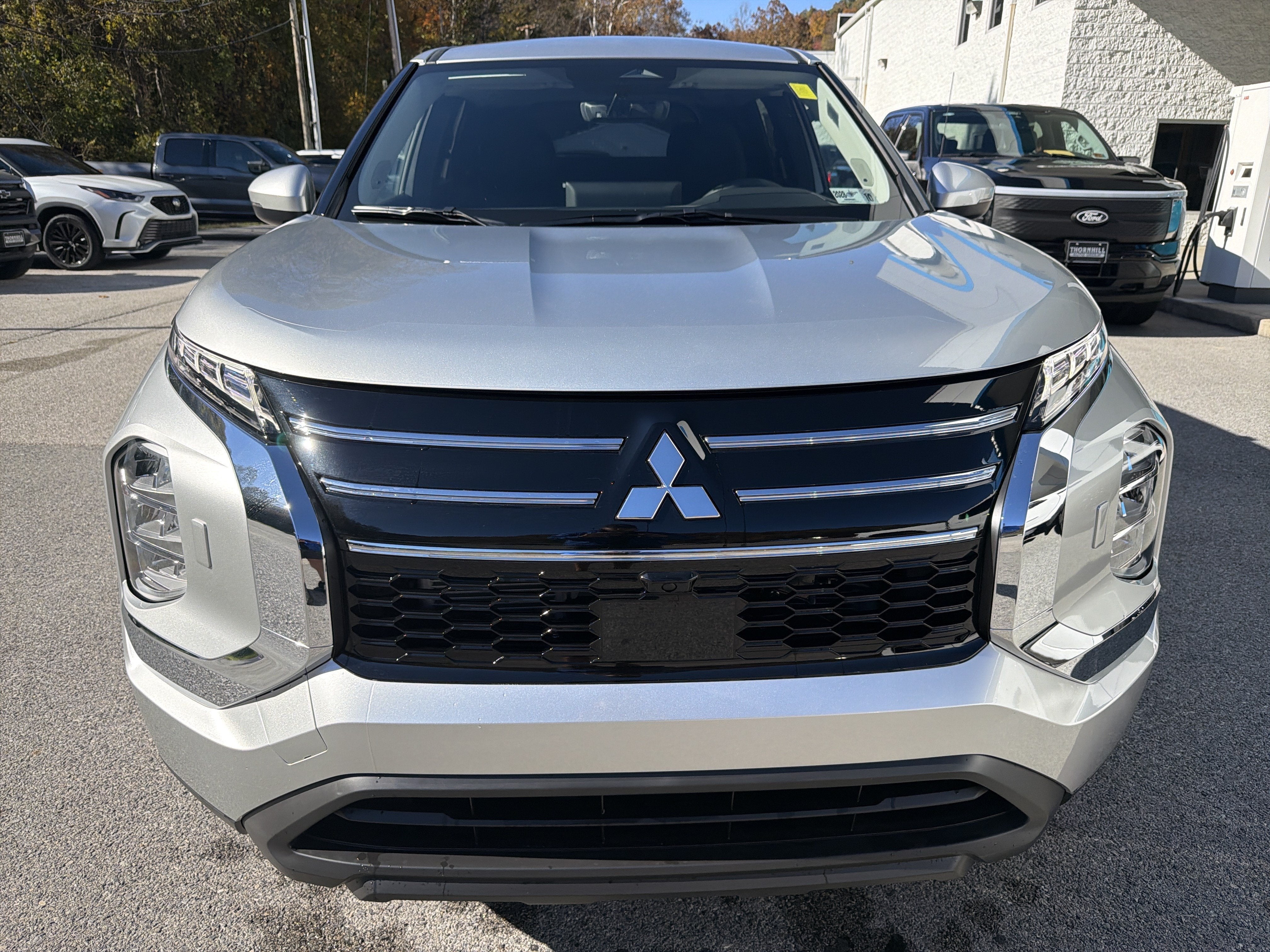 2026 Mitsubishi Outlander ES