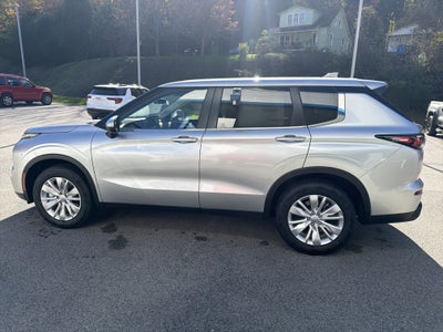 2026 Mitsubishi Outlander ES
