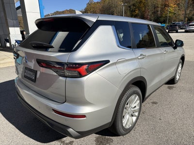 2026 Mitsubishi Outlander ES