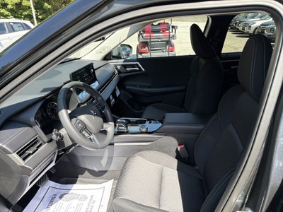 2026 Mitsubishi Outlander ES