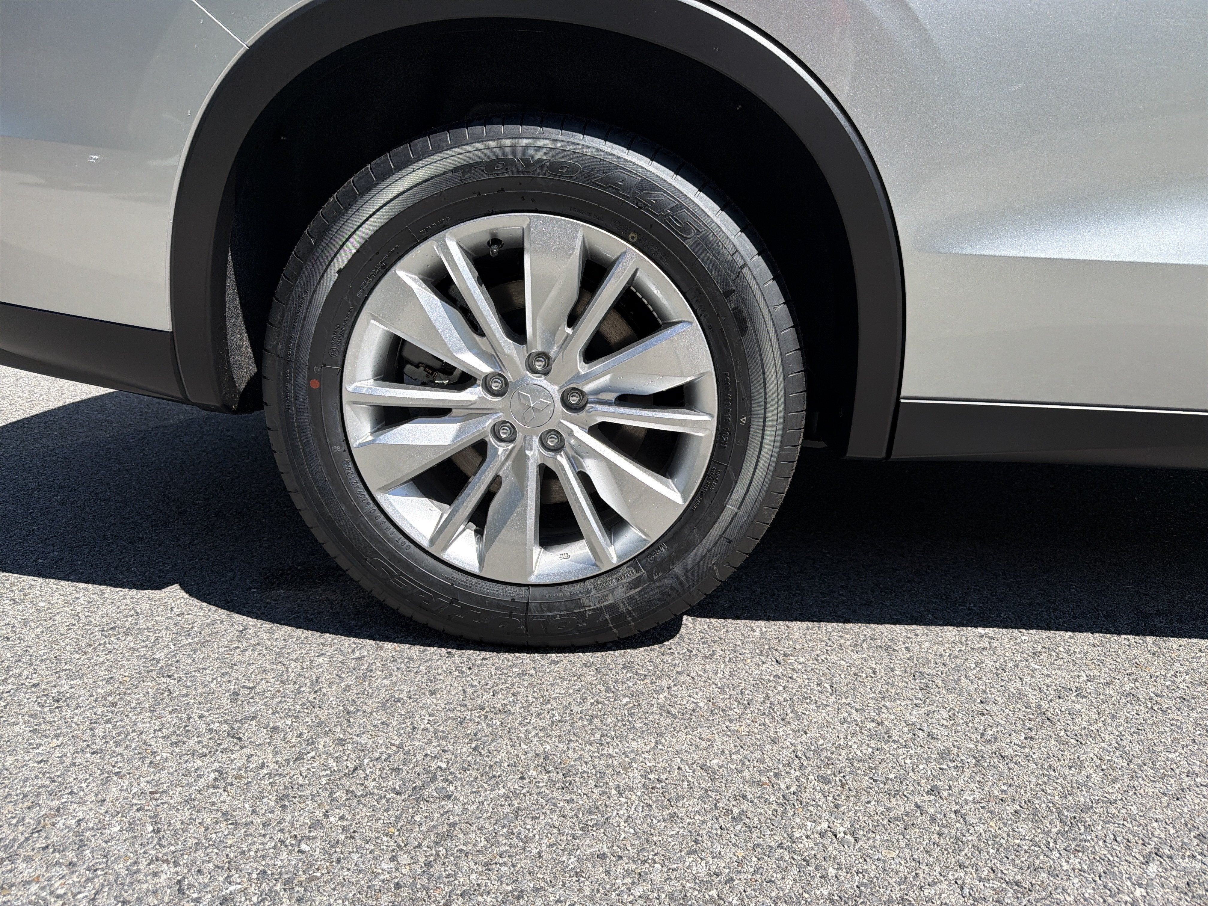 2026 Mitsubishi Outlander ES