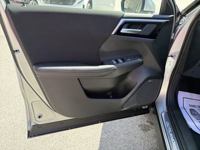 2026 Mitsubishi Outlander ES