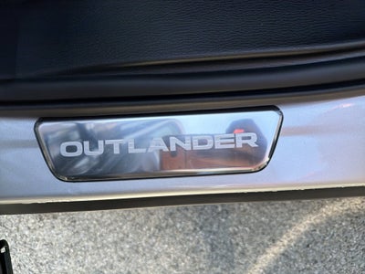 2026 Mitsubishi Outlander ES