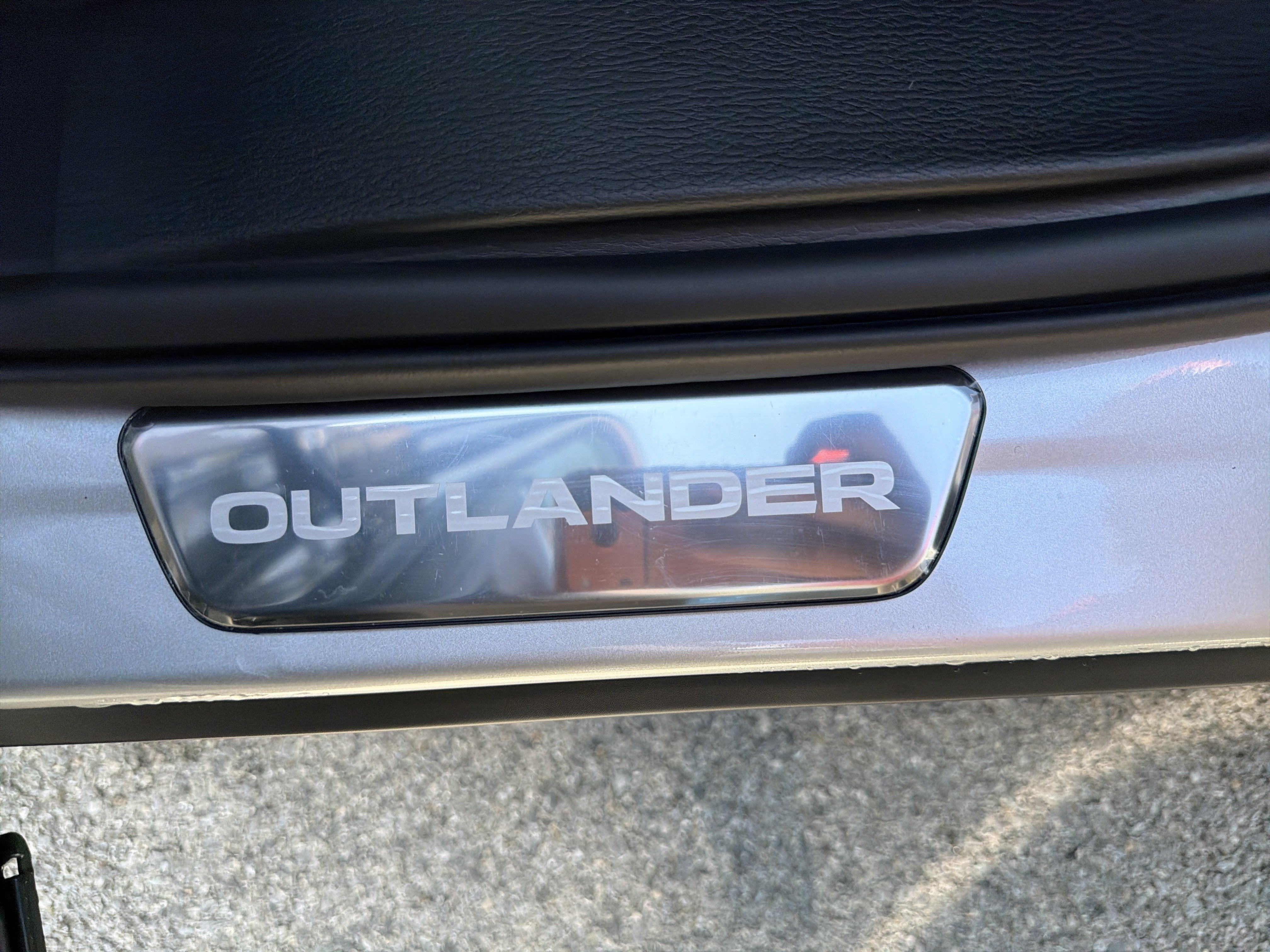 2026 Mitsubishi Outlander ES