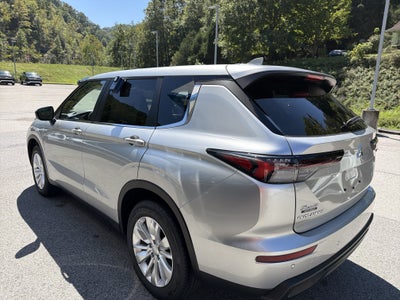 2026 Mitsubishi Outlander ES