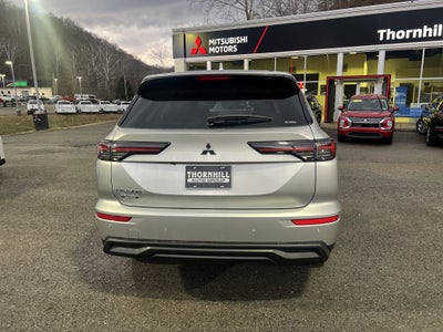 2026 Mitsubishi Outlander ES