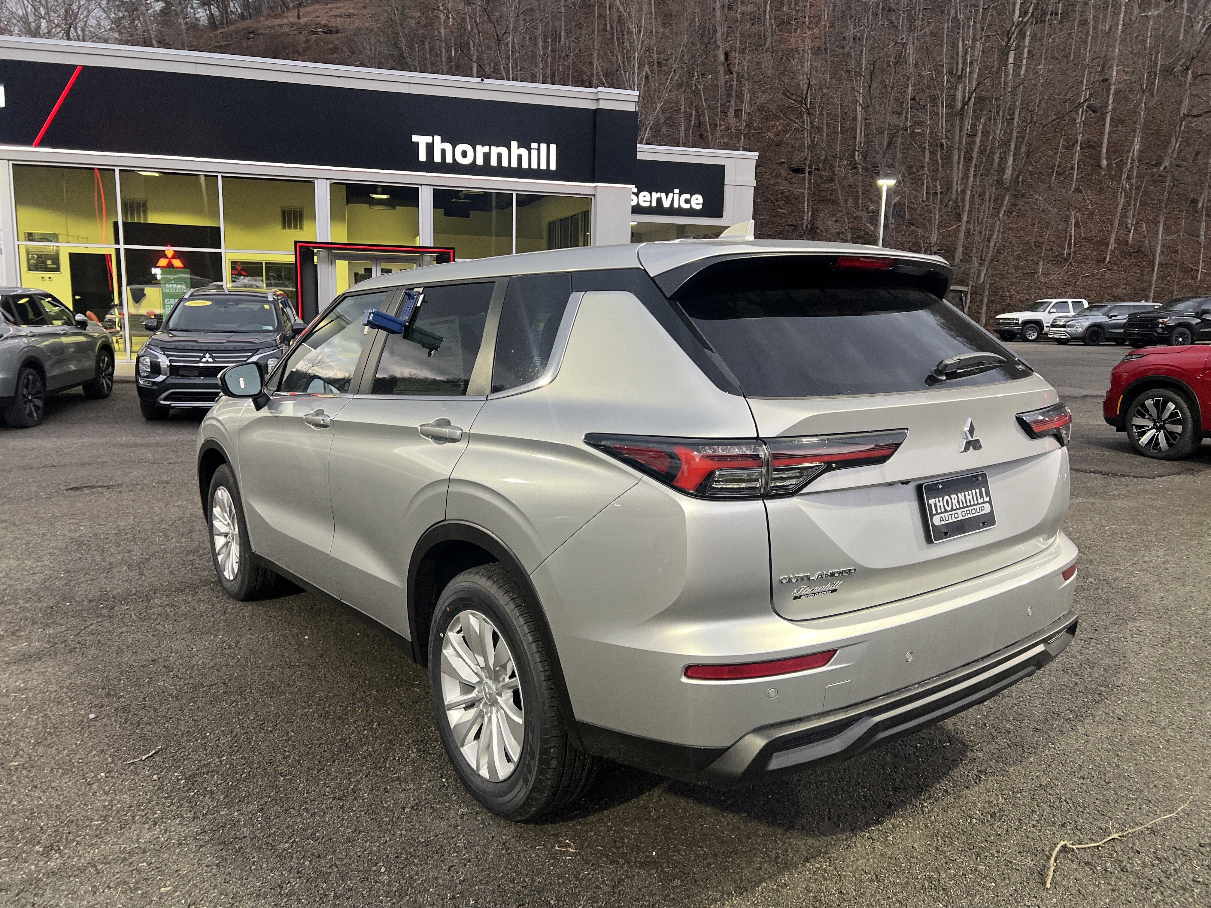 2026 Mitsubishi Outlander ES