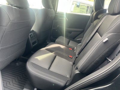 2026 Mitsubishi Outlander ES