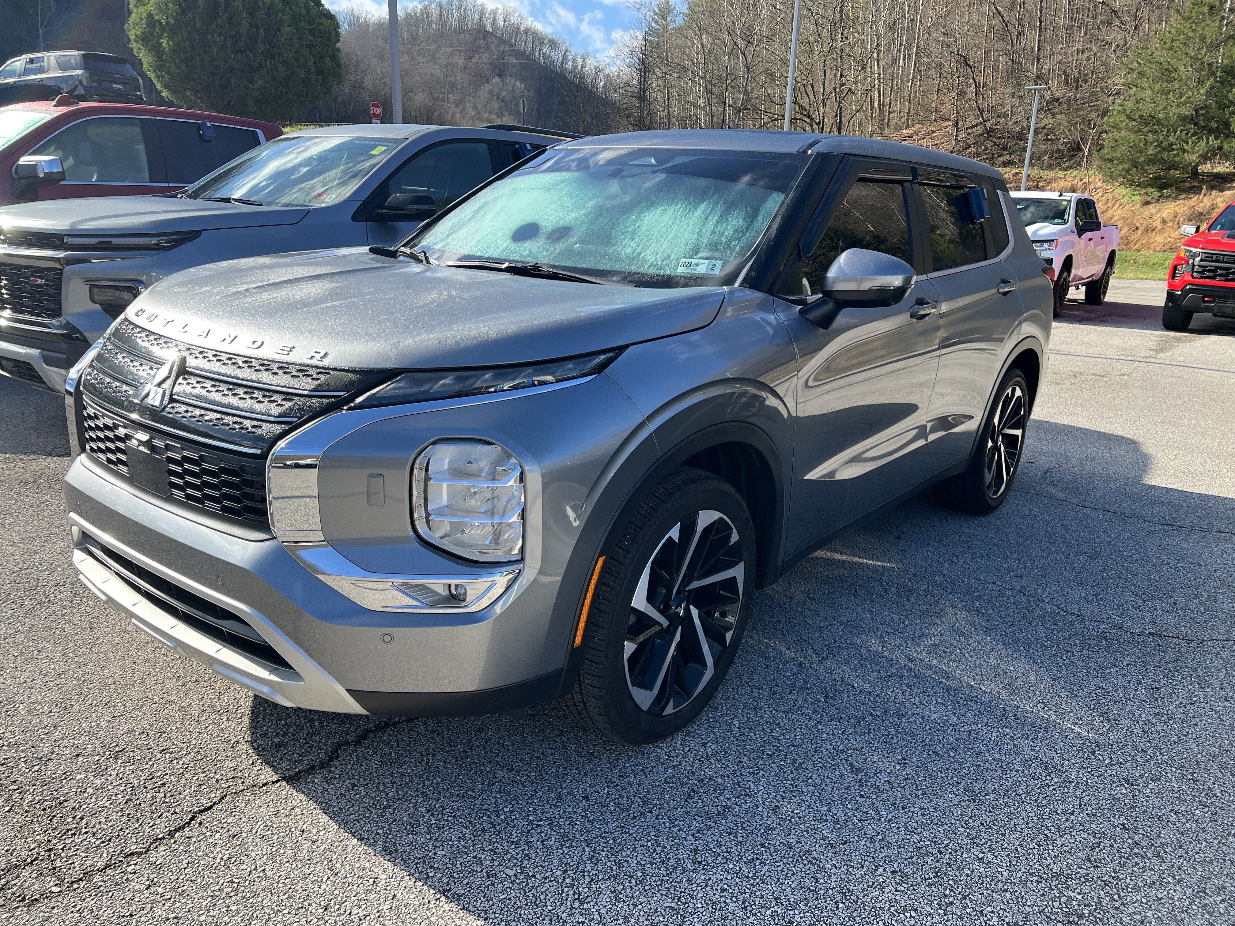 2024 Mitsubishi Outlander SE