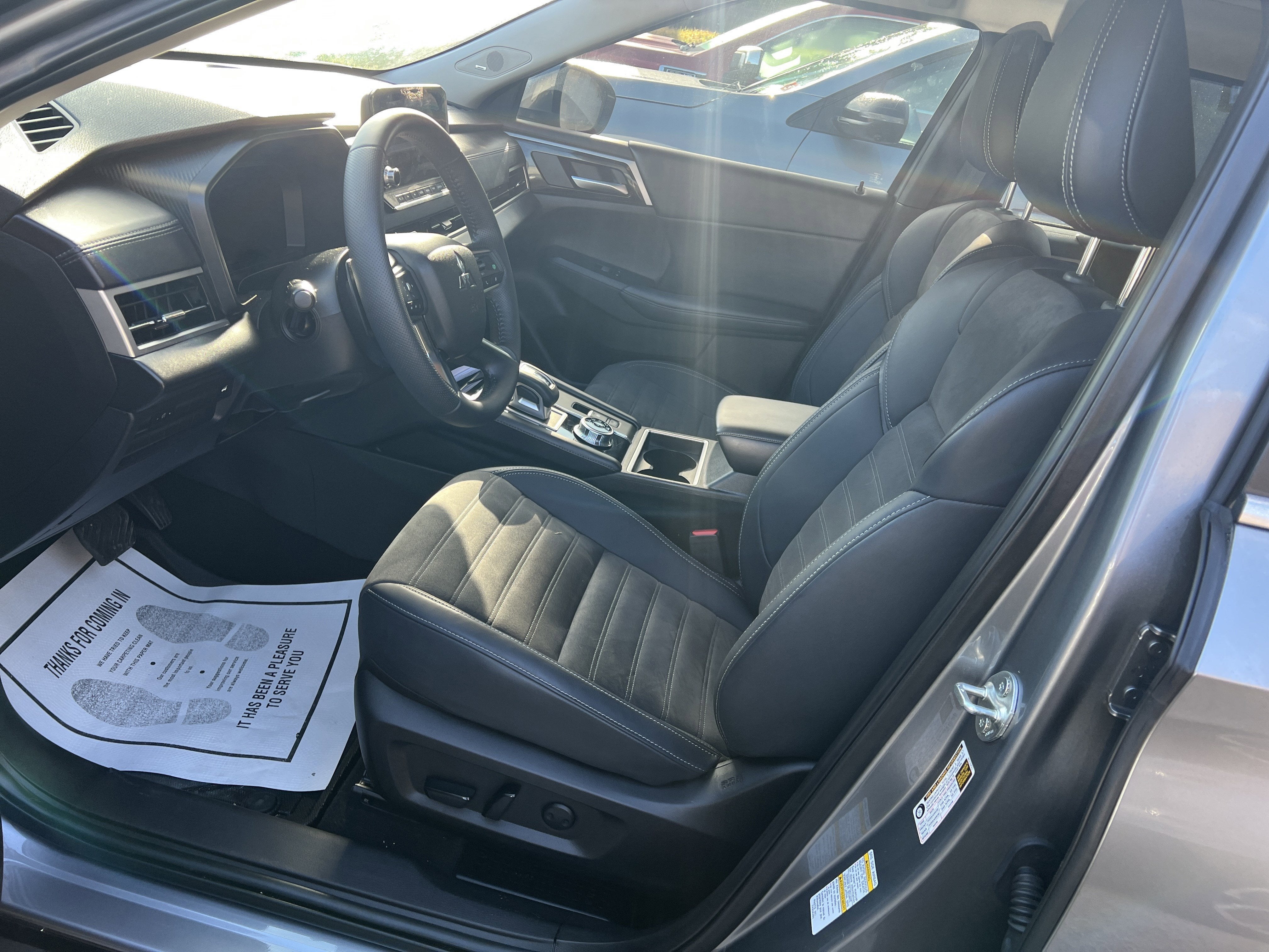 2024 Mitsubishi Outlander SE