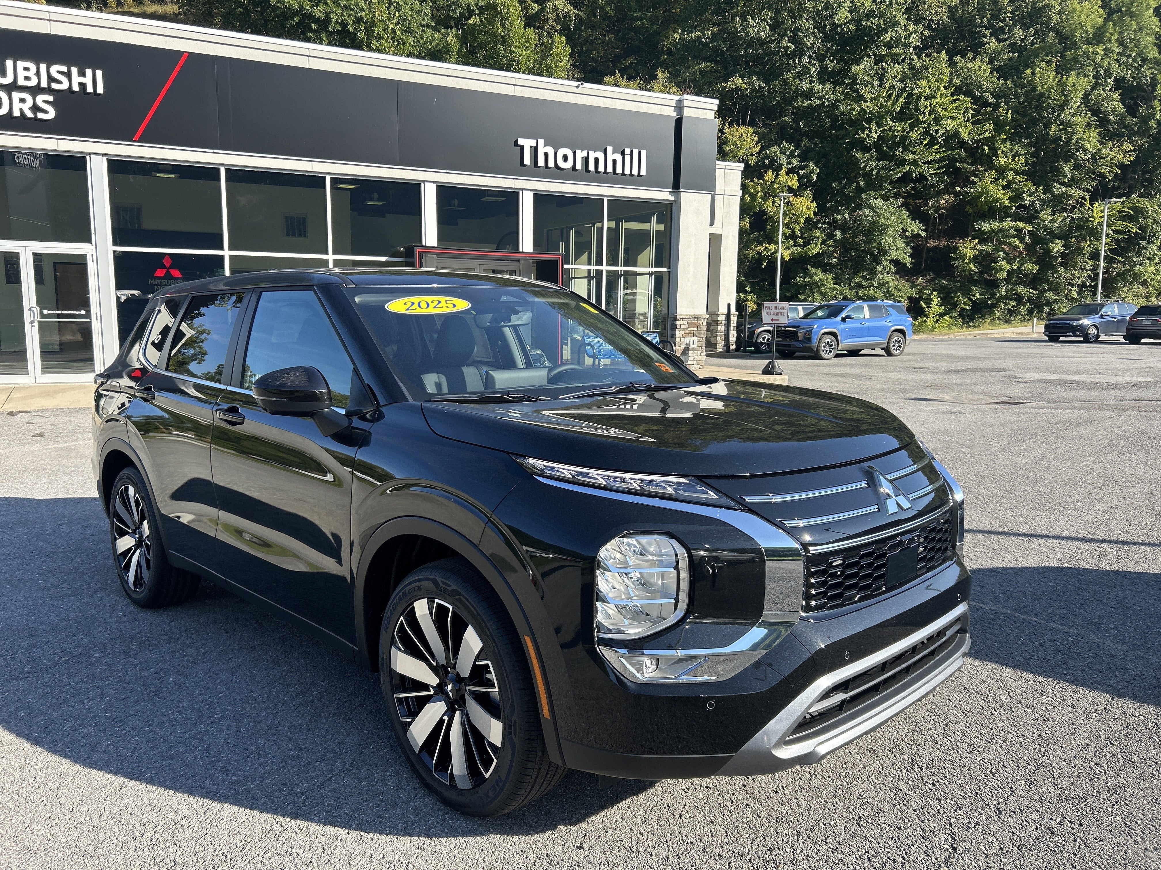 2025 Mitsubishi Outlander SE